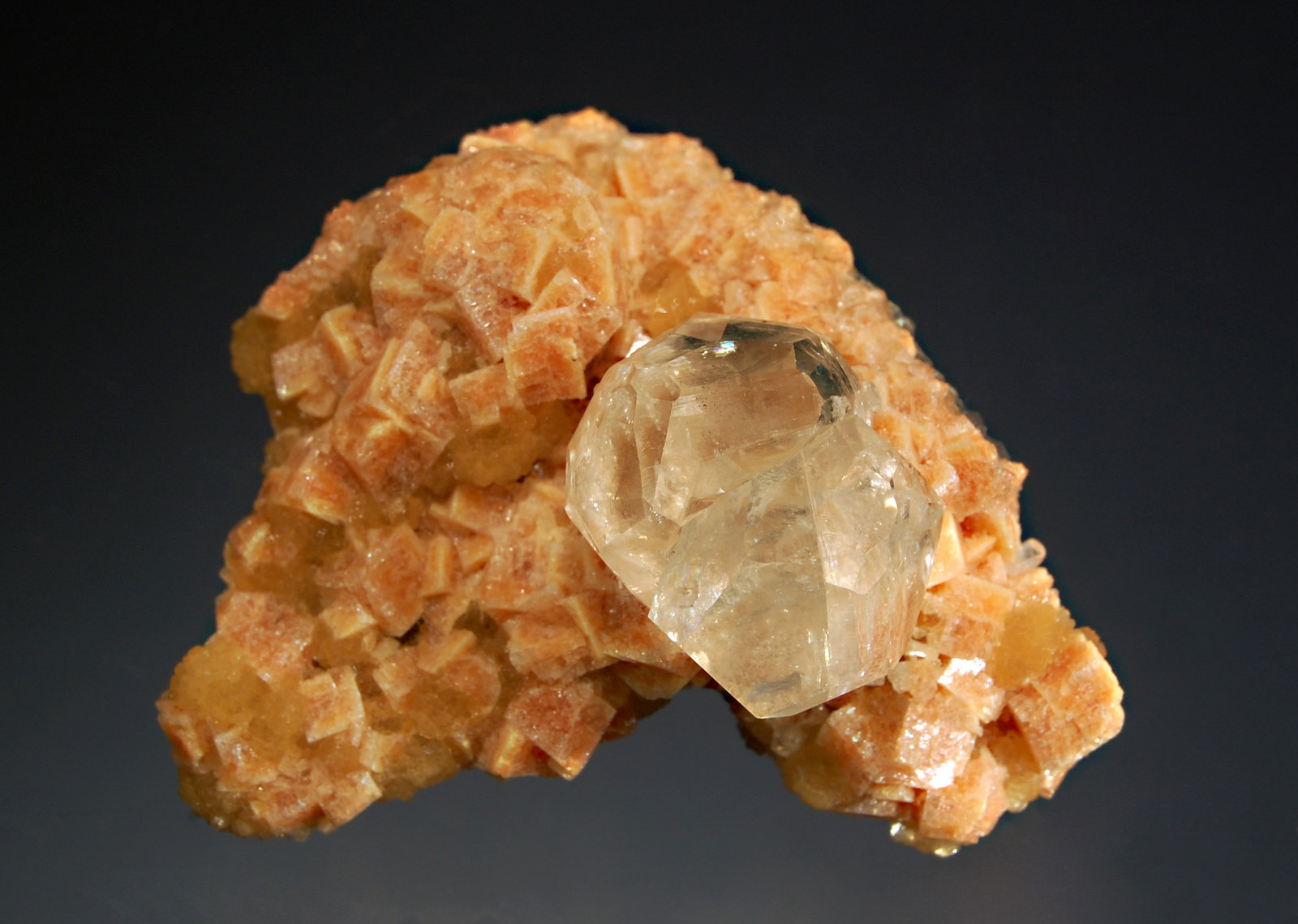 Calcite
3.6 x 5.6 x 6.8 cm
(Autor: Michael Shaw)