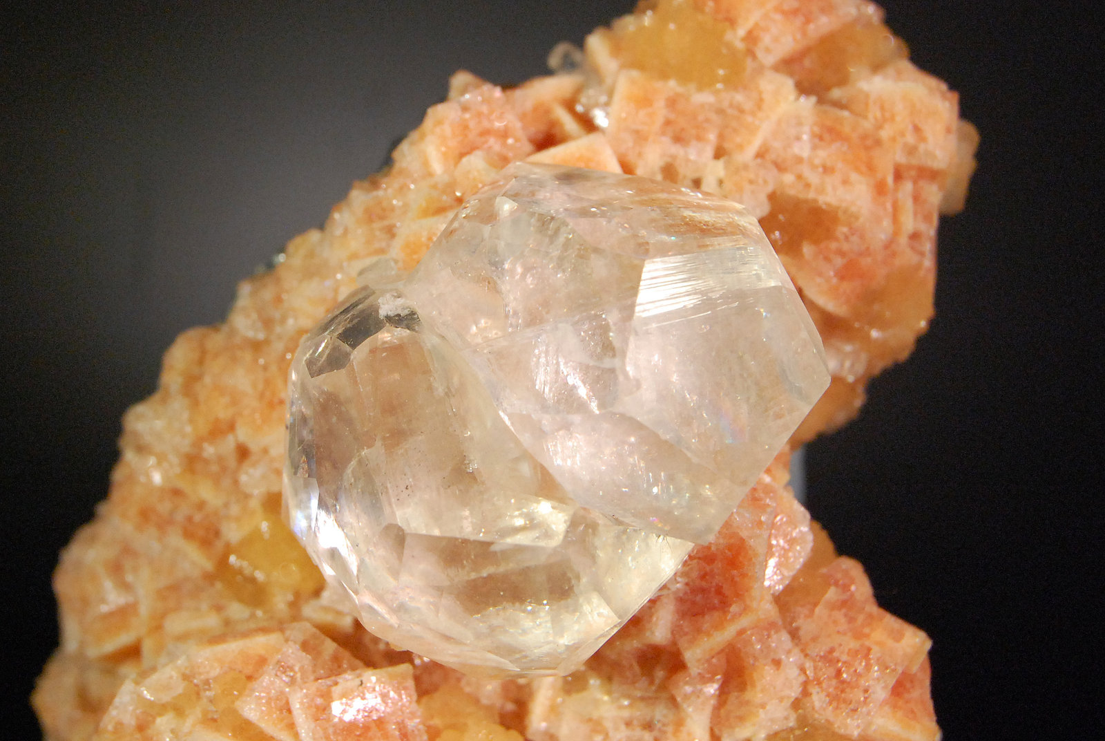 Calcite
6.8 x 5.6 cm
(Autor: Michael Shaw)