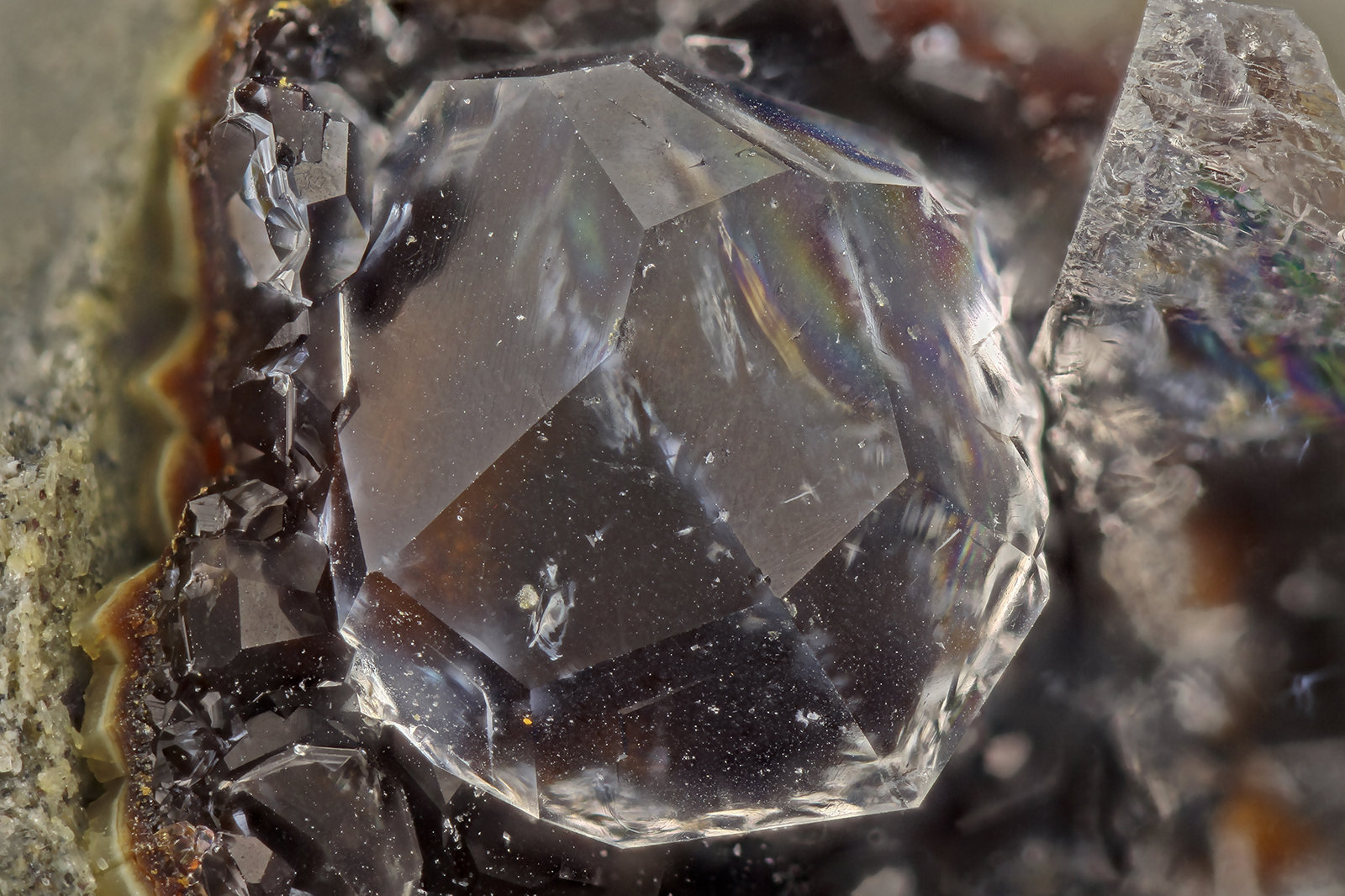 Analcime
FOV = 3.3 mm
(Autor: Doug)