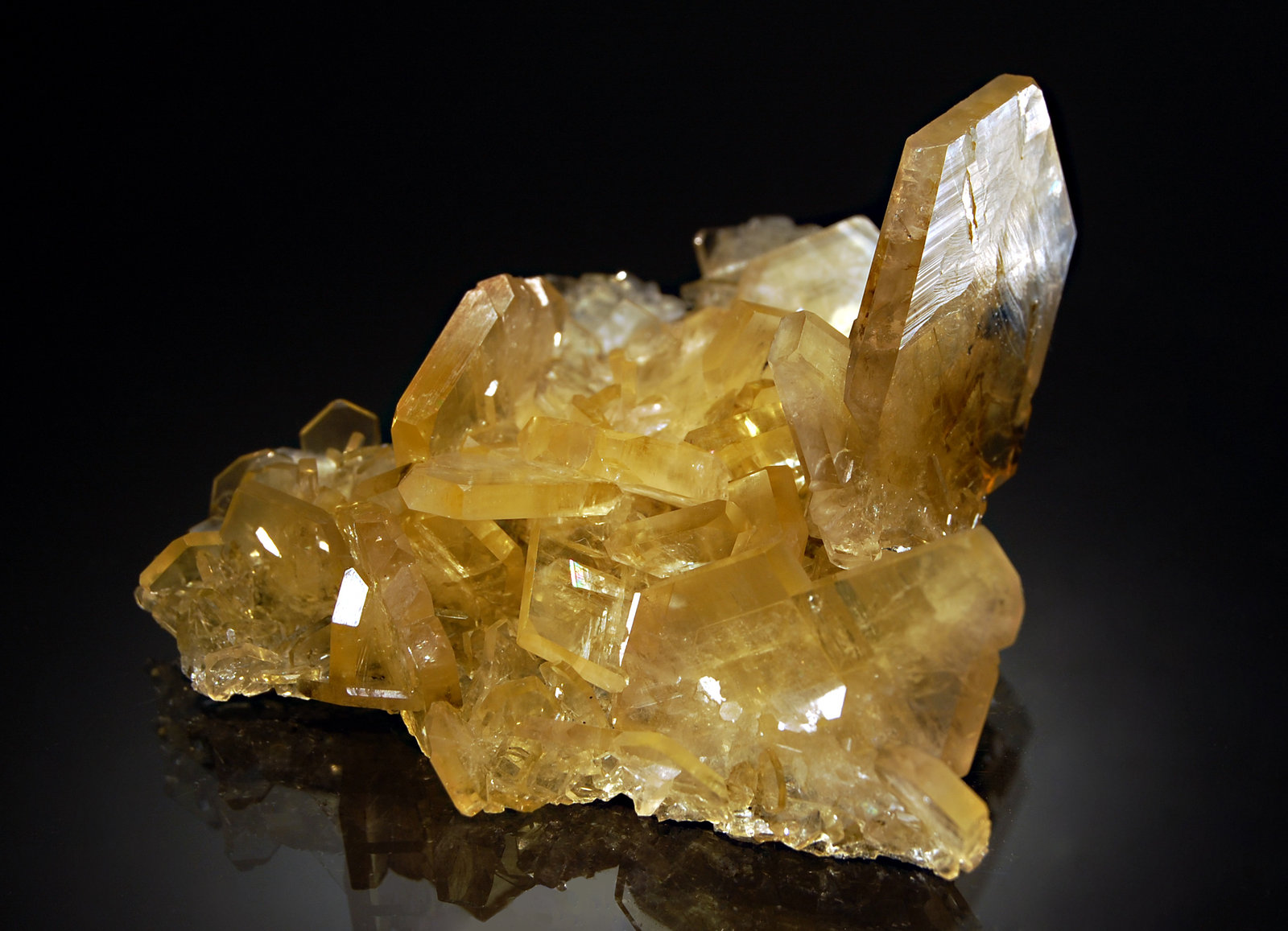 Barite
6.5 x 7.0 cm
(Autor: Michael Shaw)