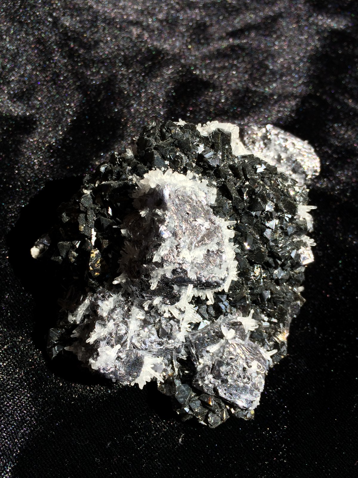 Galena, Sphalerite, Quartz
90 mm X 70 mm X 35 mm
(Autor: Robert Seitz)