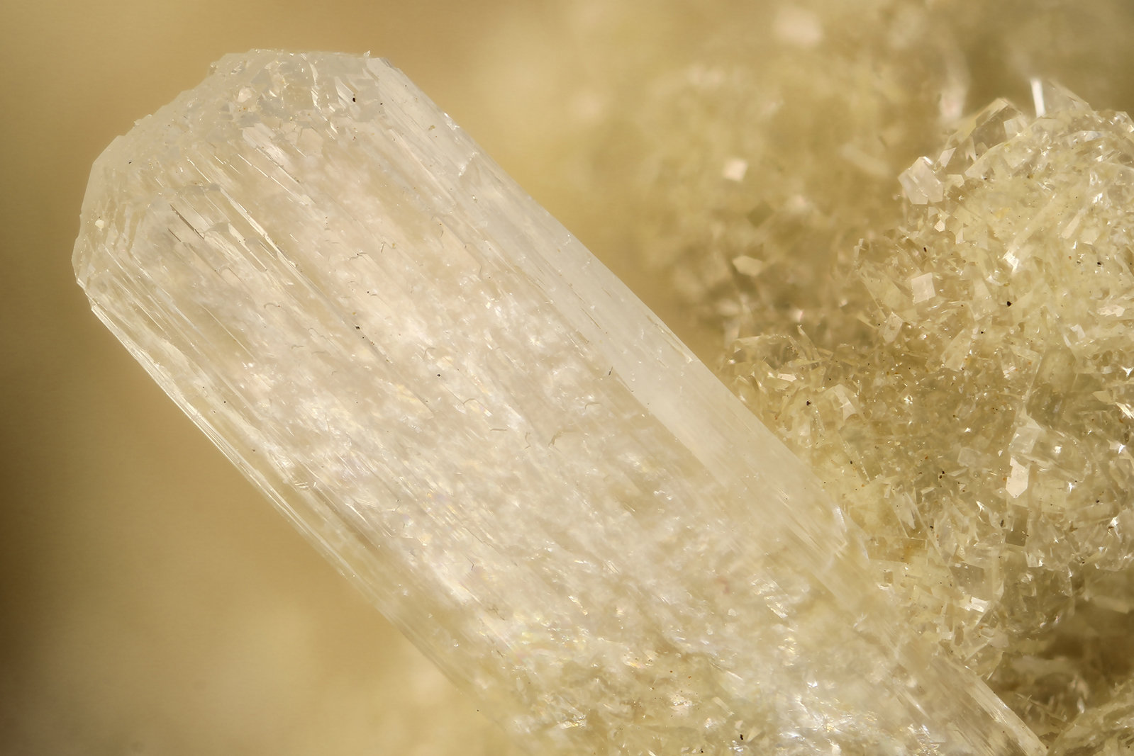 'Stilbite', 'Heulandite'
FOV = 3.4 mm
(Autor: Doug)