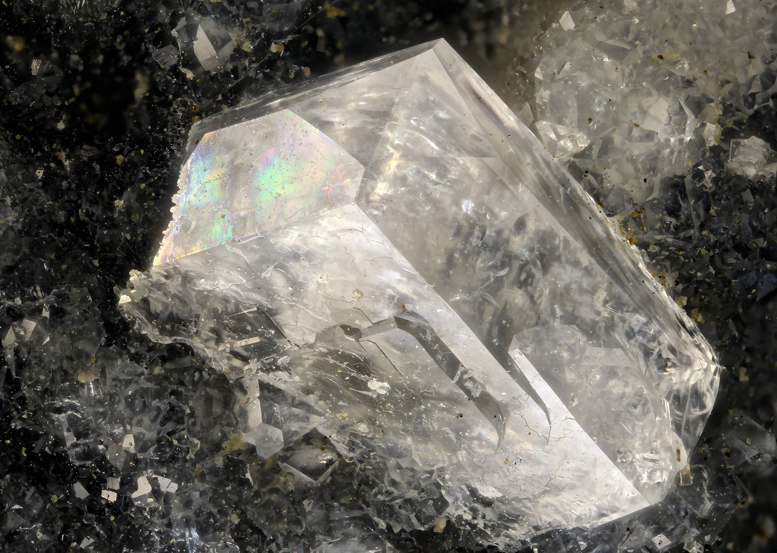 Fluorapophyllite-(K)
FOV = 3.4 mm
(Autor: Doug)