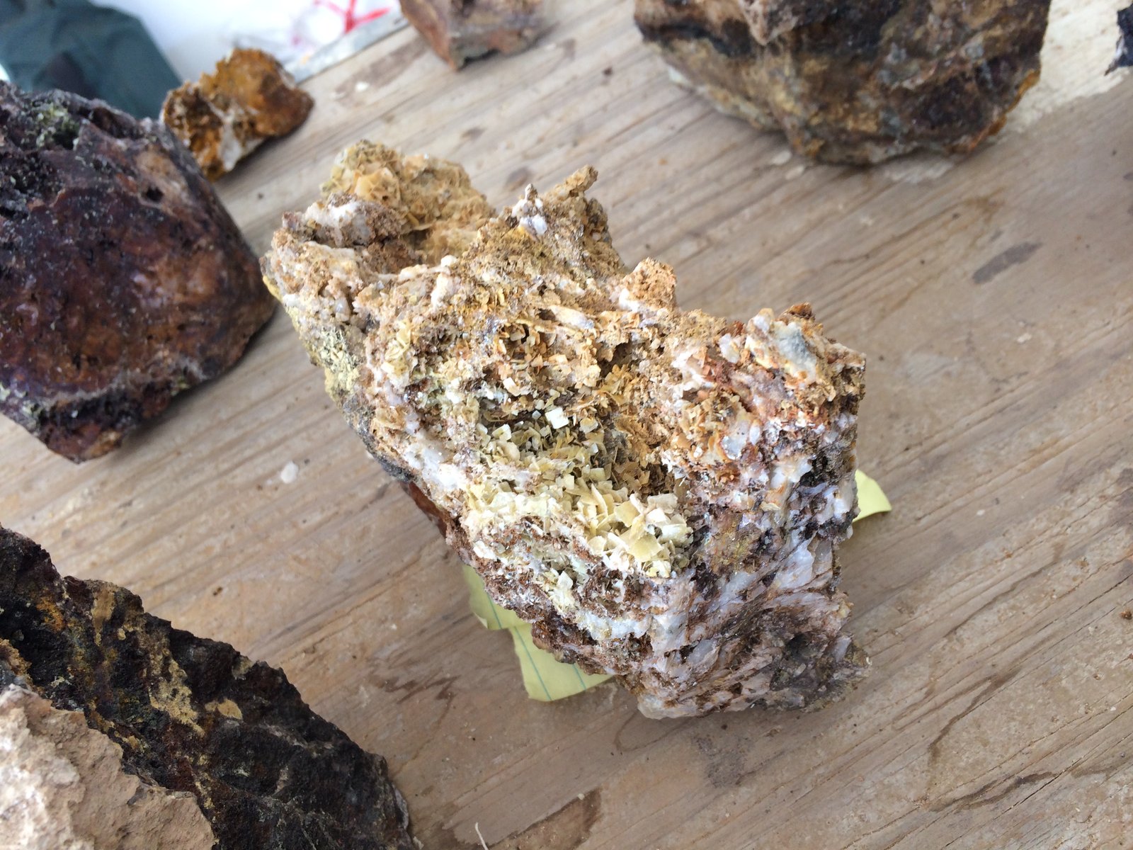 Wulfenite
180 mm x 75 mm x 145 mm
(Autor: Robert Seitz)