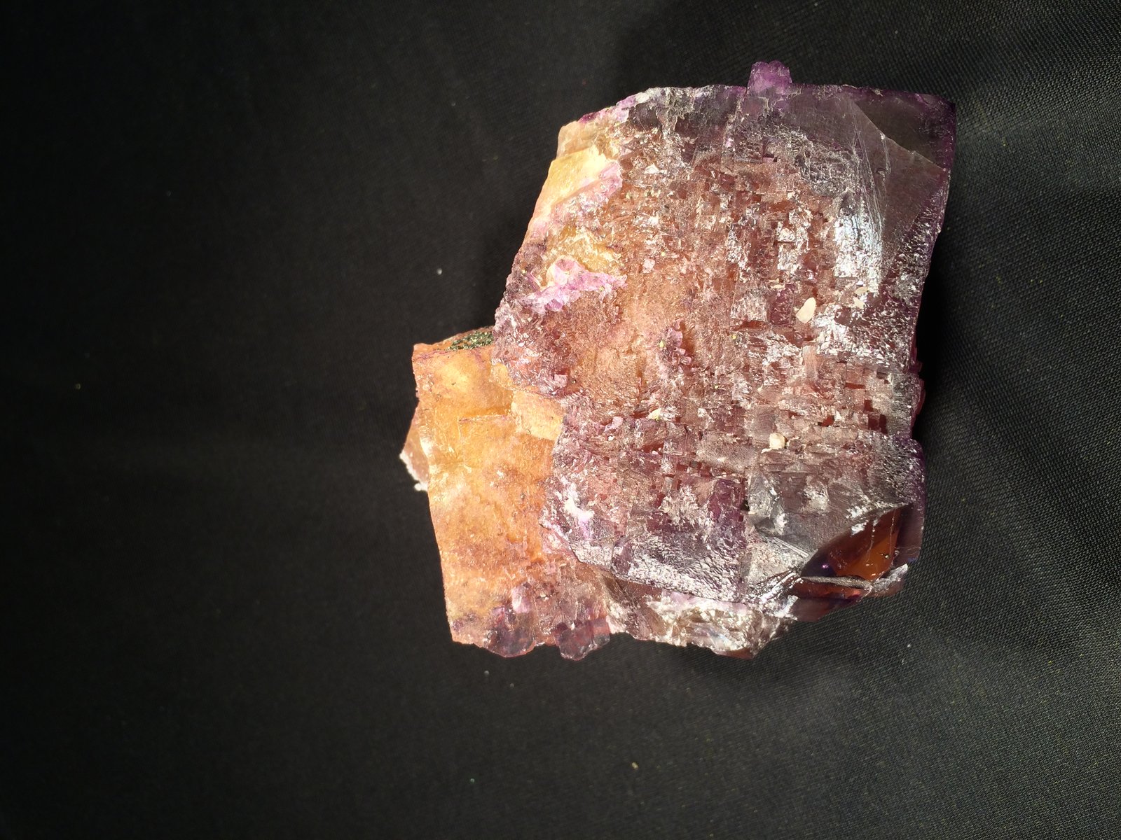 Fluorite
100 mm x 78 mm x 53 mm
(Autor: Robert Seitz)