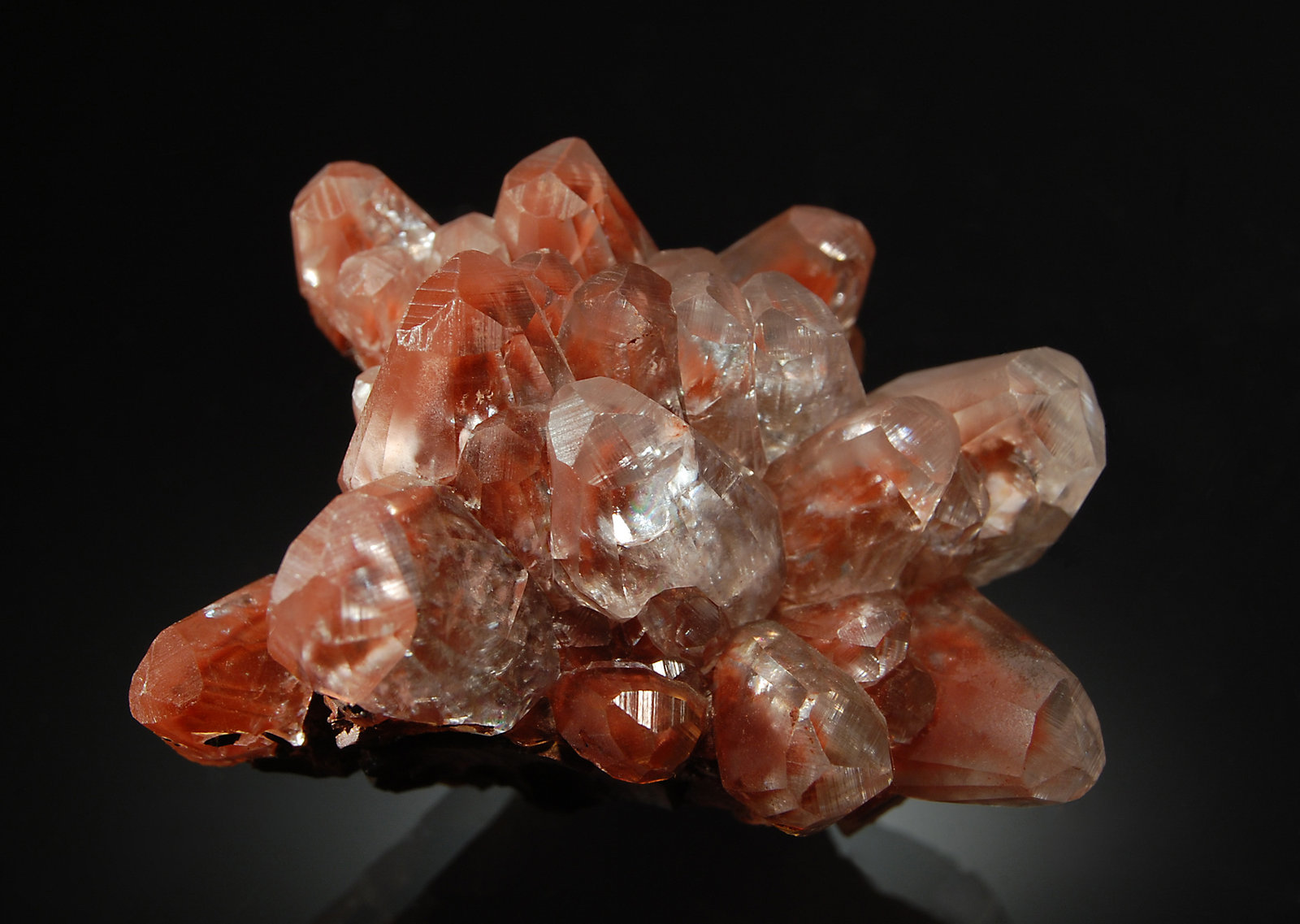Calcite
4.0 x 4.1 x 5.6 cm
(Autor: Michael Shaw)