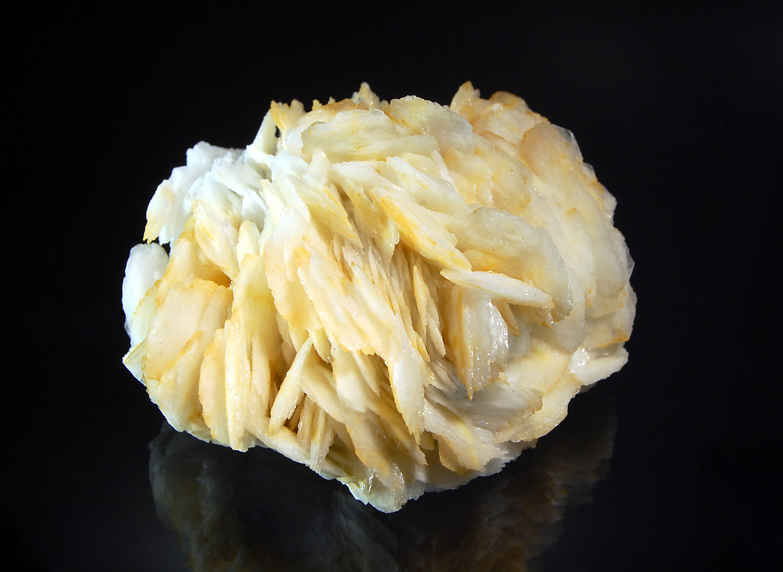 Barite
7.6 x 8.8 cm
(Autor: Michael Shaw)