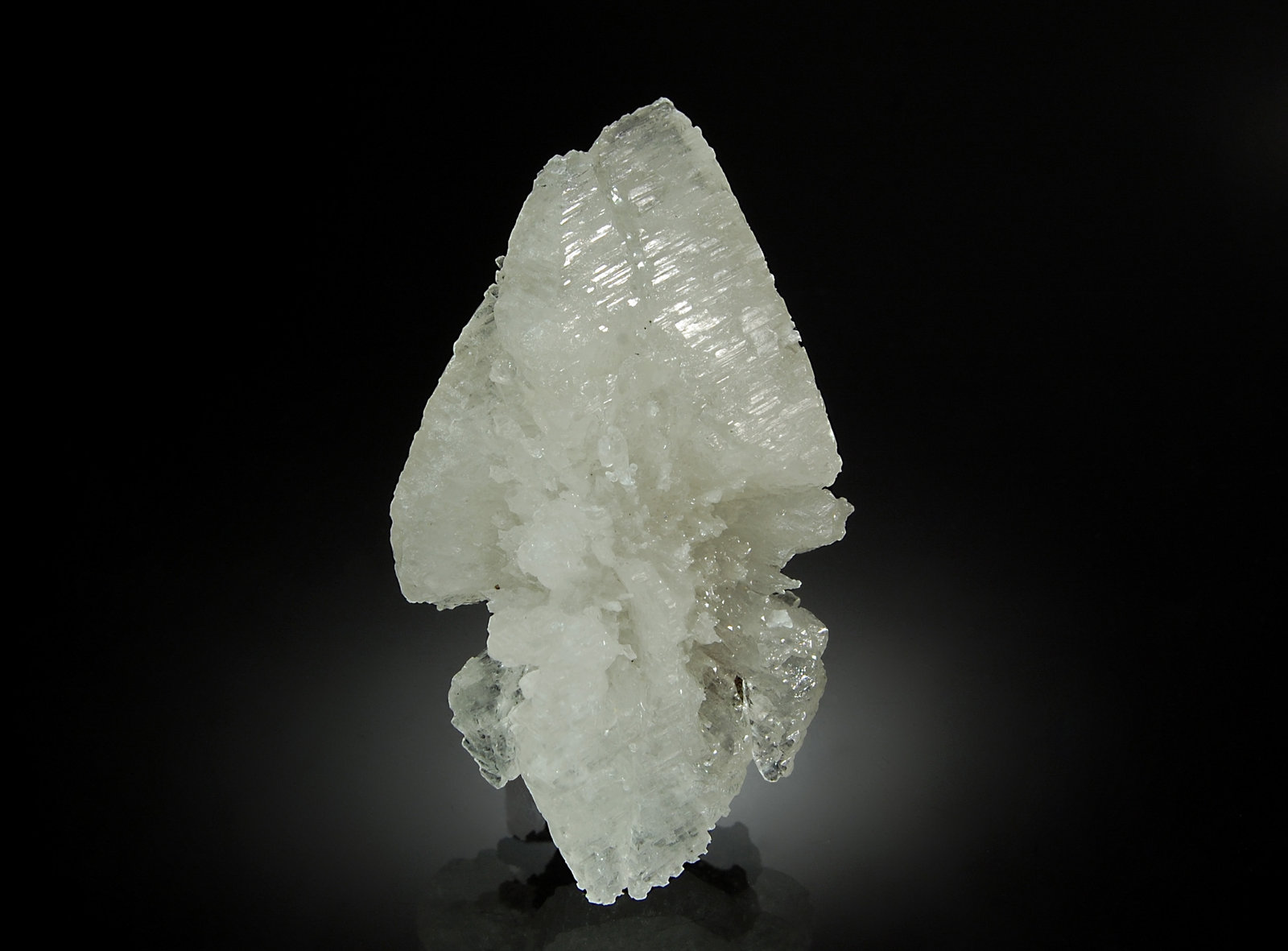Calcite
4.0 x 7.0 cm.
(Autor: Michael Shaw)