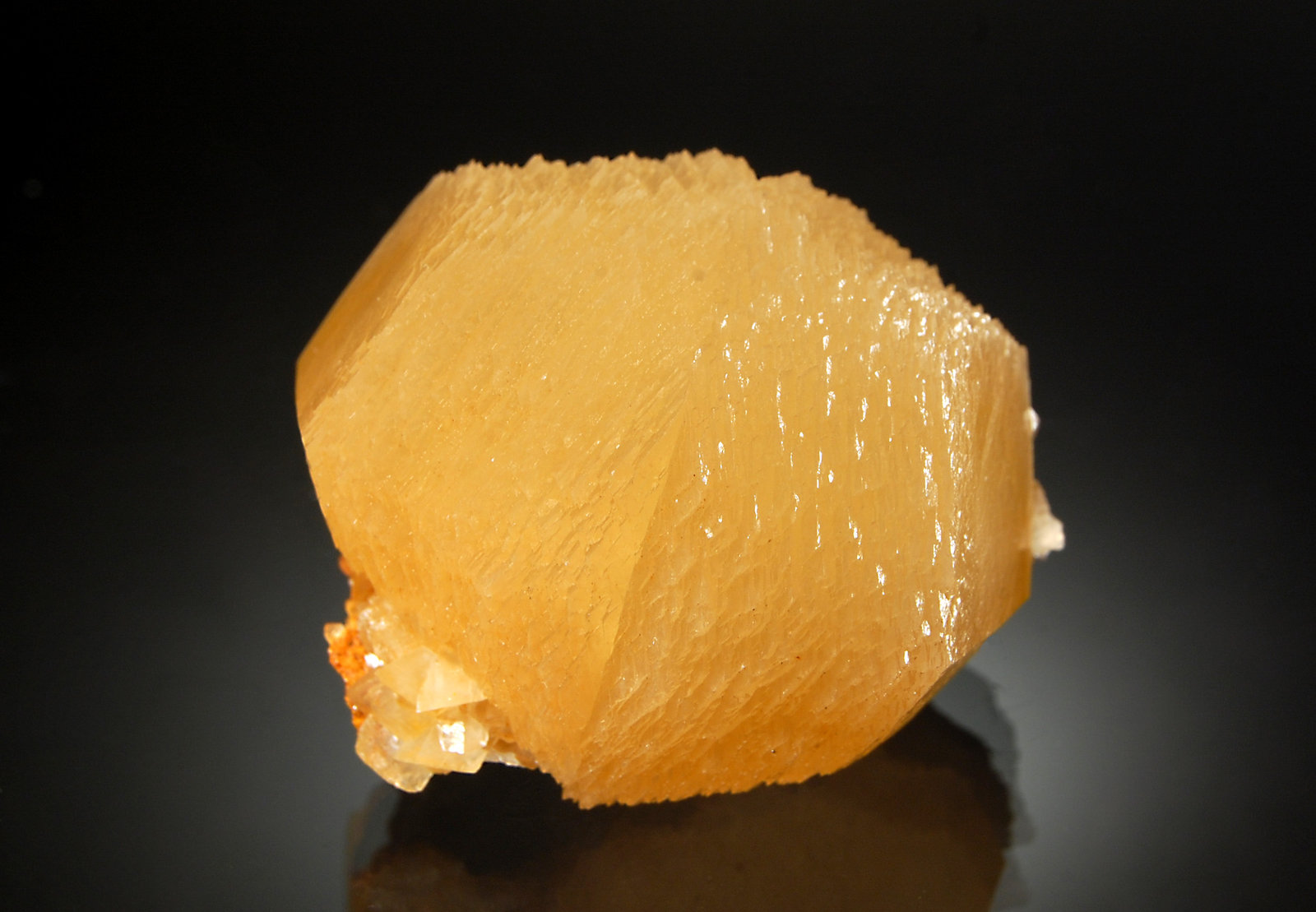 Calcite
4.4 x 4.8 cm.
(Autor: Michael Shaw)