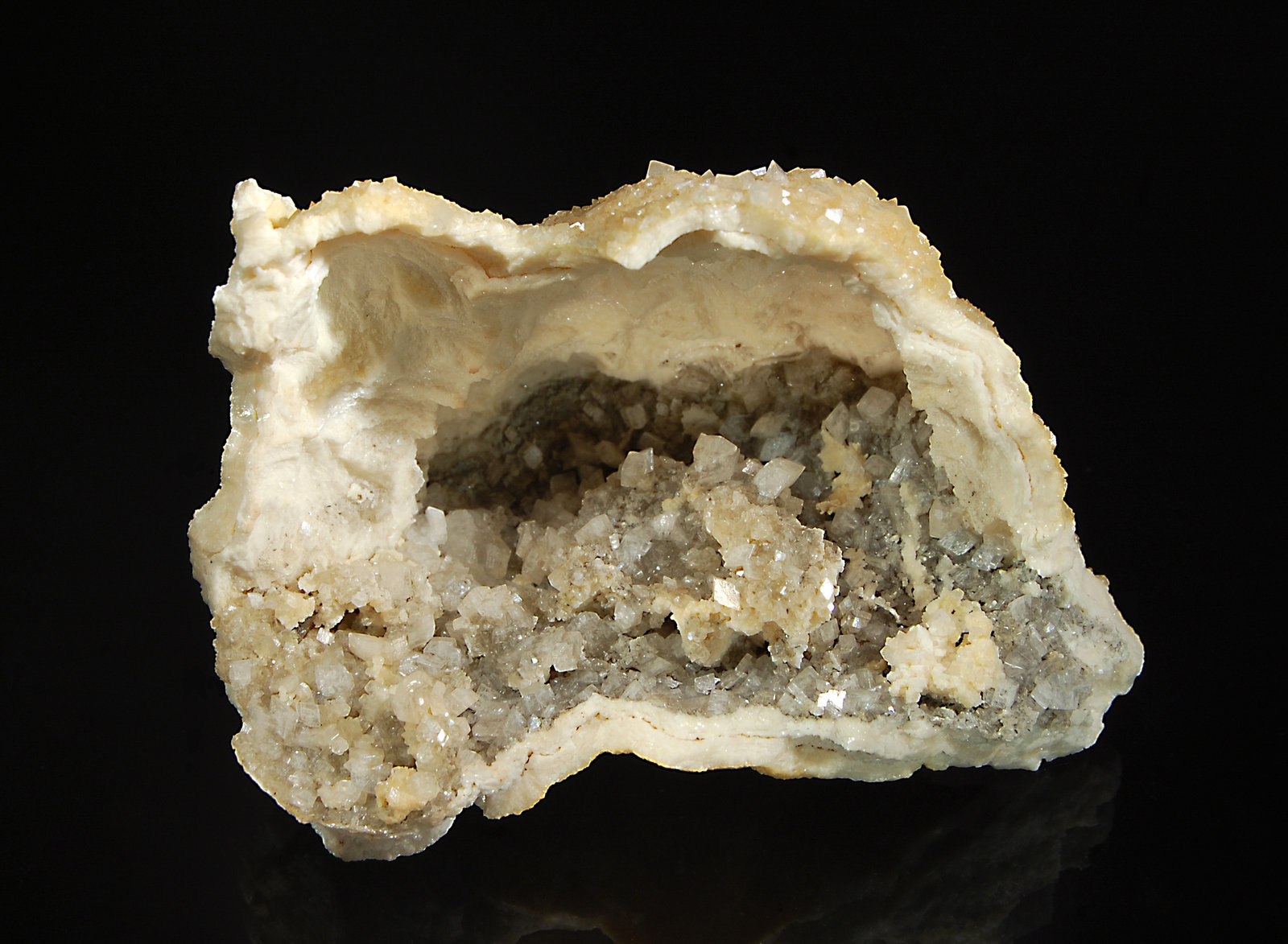 Dolomite
6.0 x 8.7 cm
(Autor: Michael Shaw)
