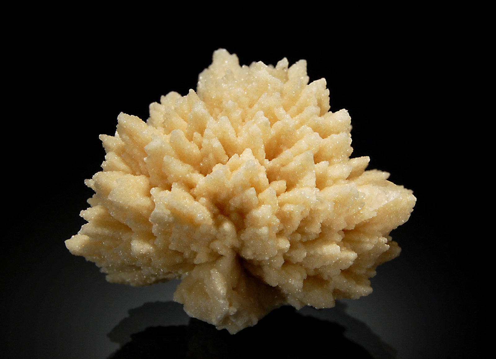 Calcite
3.5 x 5.0 x 5.0 cm.
(Autor: Michael Shaw)