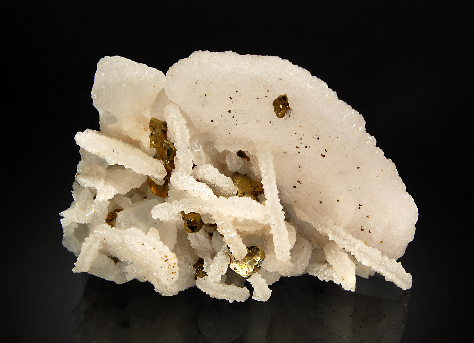 Calcite
4.5 x 5.0 x 7.0 cm,
(Autor: Michael Shaw)