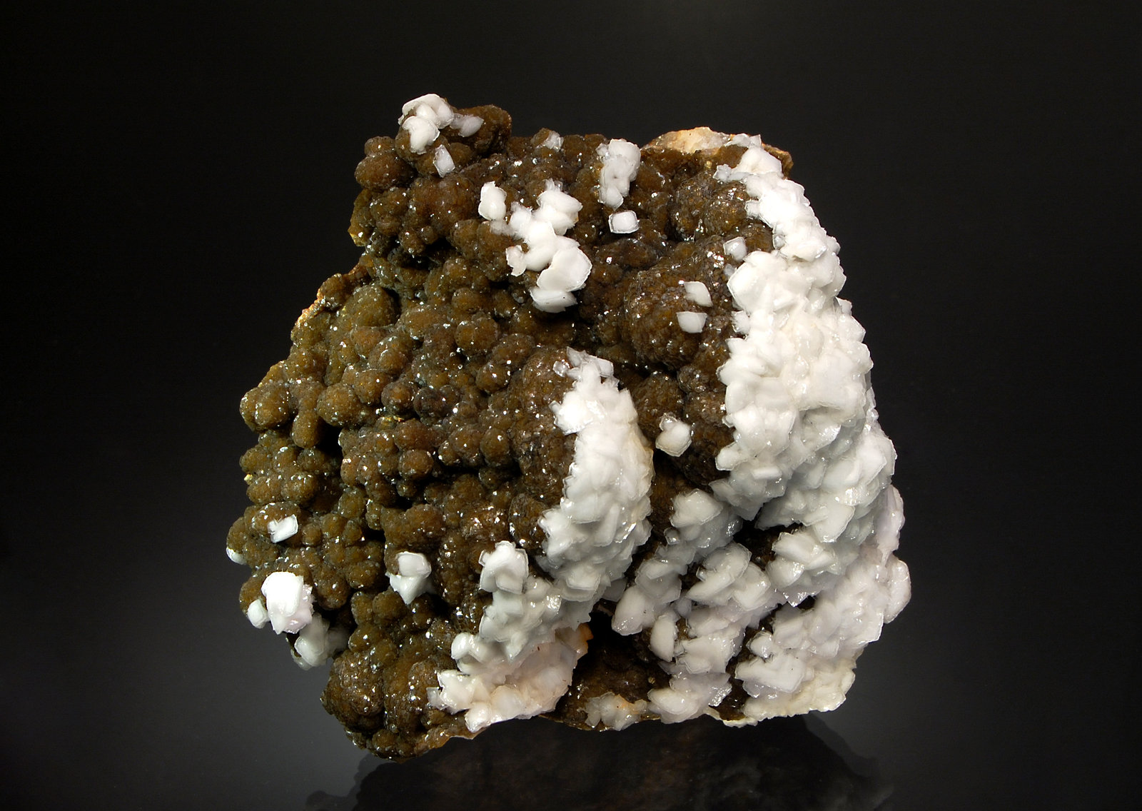 Siderite
8.0 x 12.0 x 14.0 cm
(Autor: Michael Shaw)