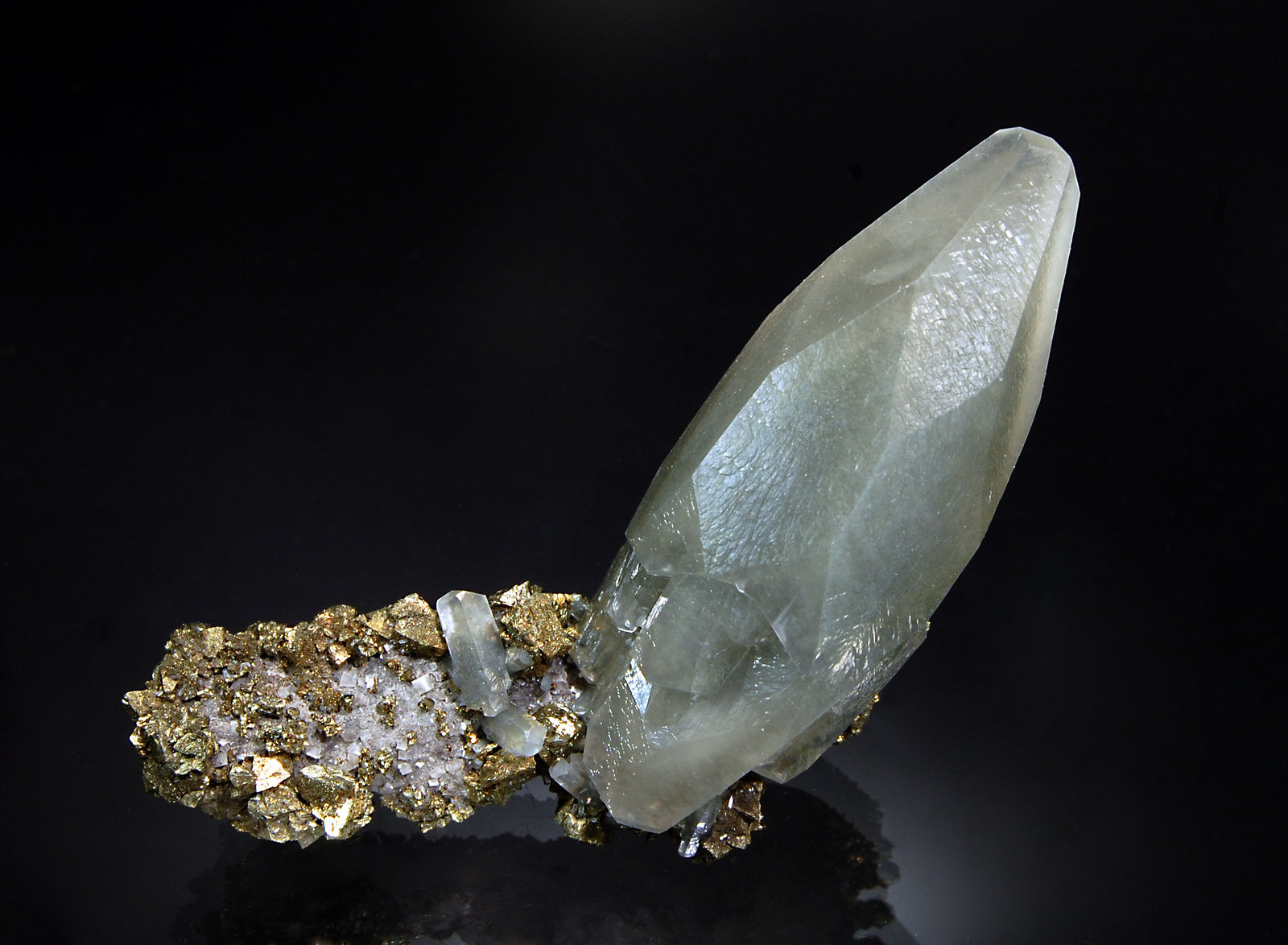 Calcite
3.0 x 7.0 x 7.5 cm.
(Autor: Michael Shaw)