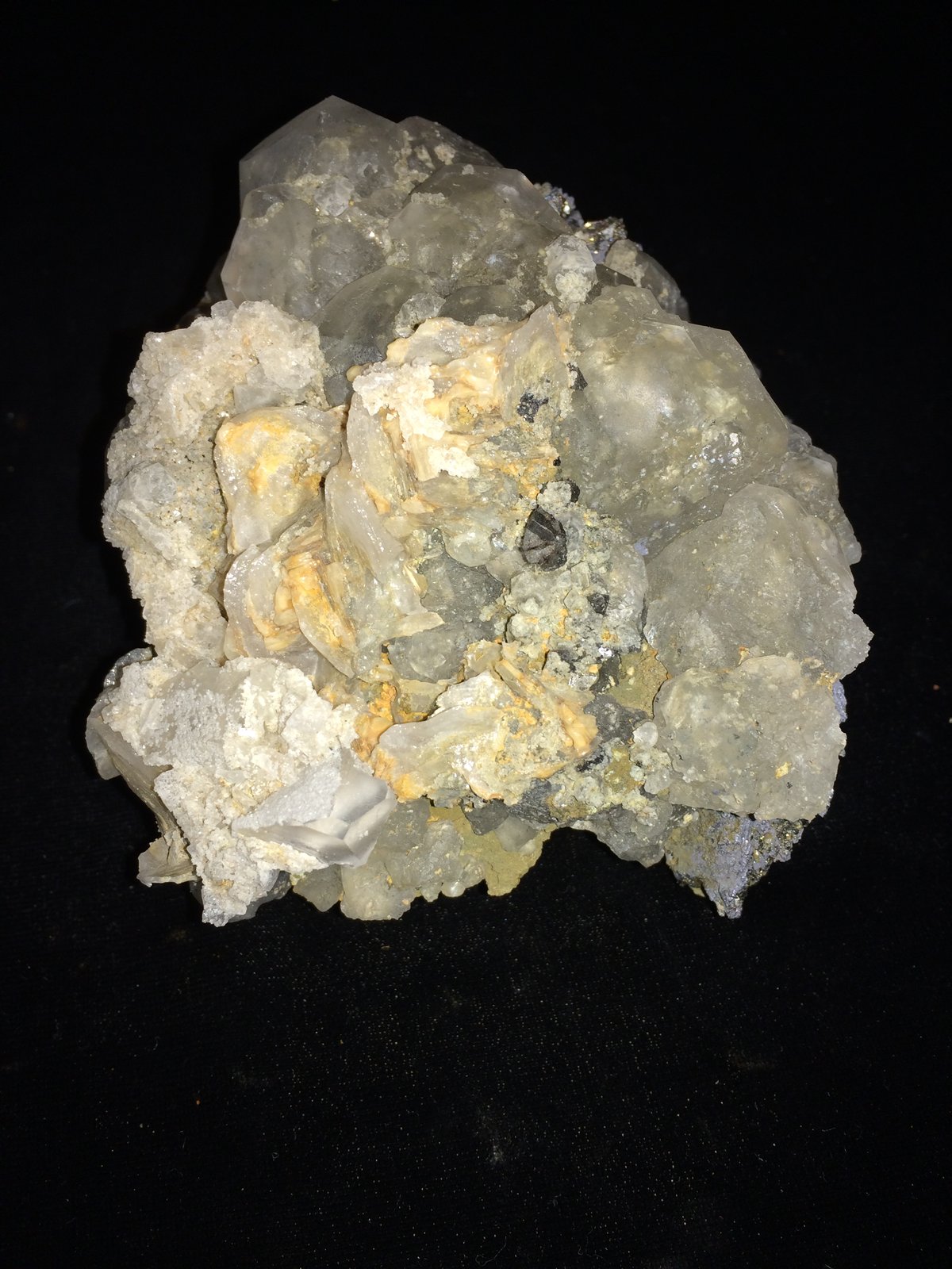 Fluorite, Löllingite, Baryte
135 mm x 110 mm x 70 mm
(Autor: Robert Seitz)