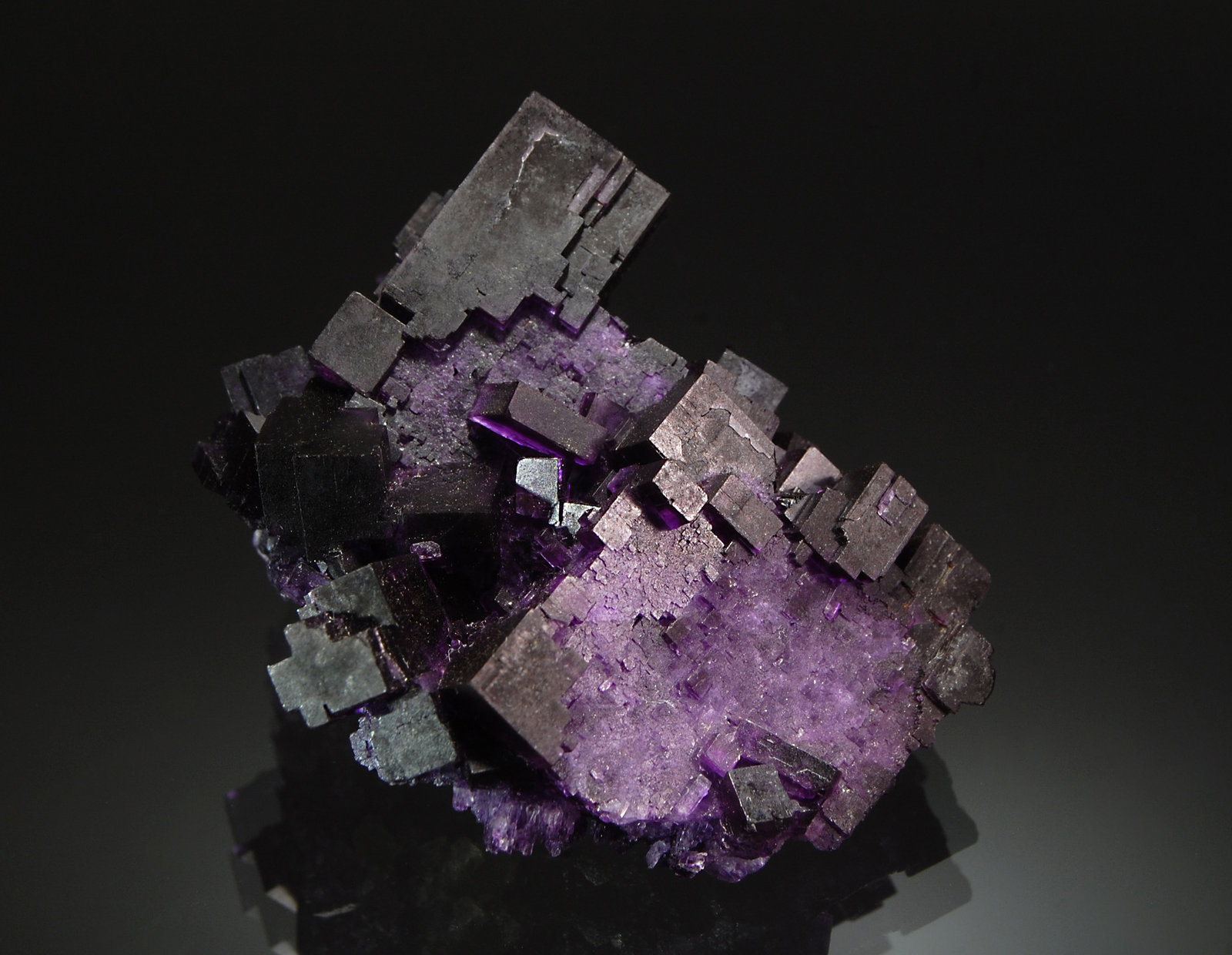 Fluorite
3.8 x 5.1 x 5.7 cm
(Autor: Michael Shaw)