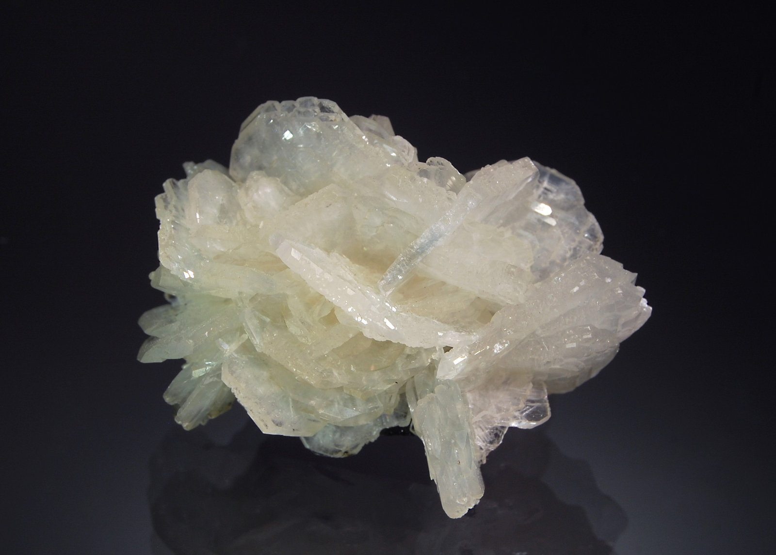 Baryte
3.1 x 4.4 cm.
(Autor: Michael Shaw)