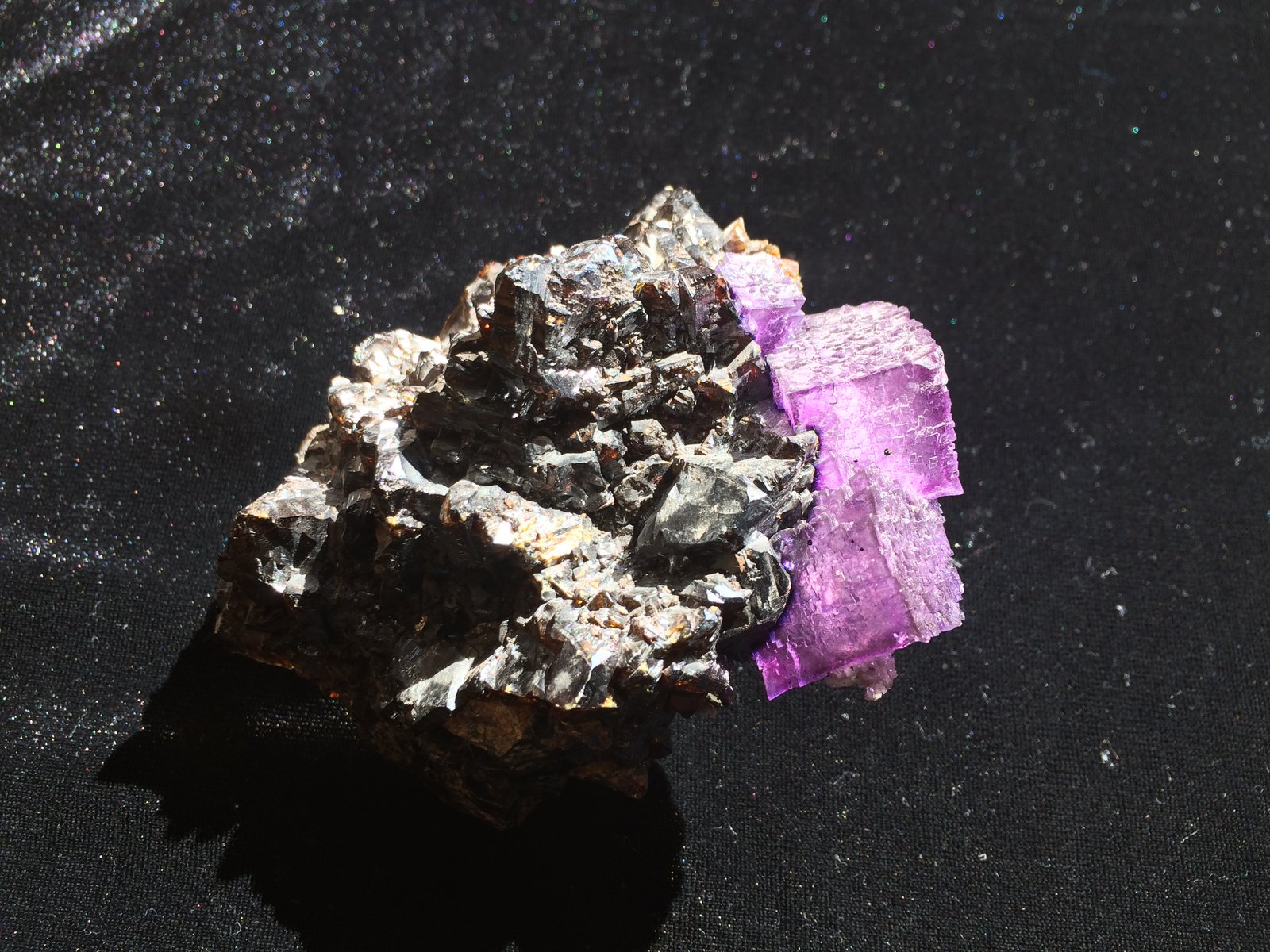 Fluorite, Sphalerite, Barite
95 mm X 75 mm X 40 mm
(Autor: Robert Seitz)