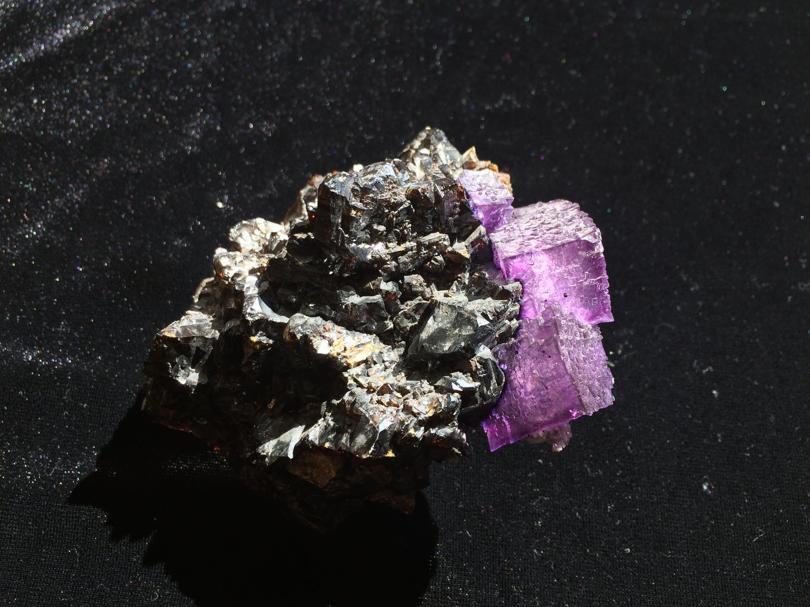 Fluorite, Sphalerite, Barite
95 mm X 75 mm X 40 mm
(Autor: Robert Seitz)