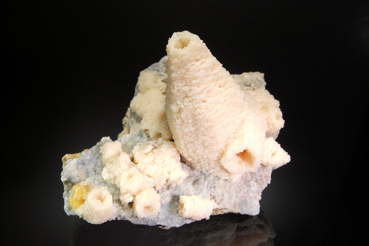 Dolomite after calcite
6.0 x 8.5 x 11.0 cm
(Autor: Michael Shaw)