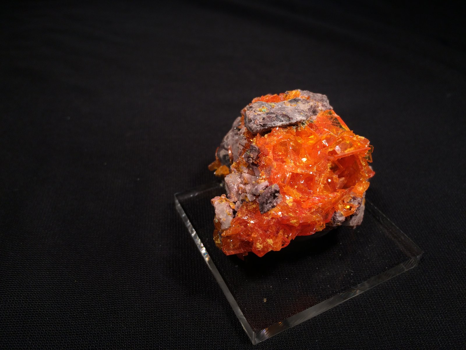 Wulfenite
55 mm x 50 mm x 40 mm
(Autor: Robert Seitz)