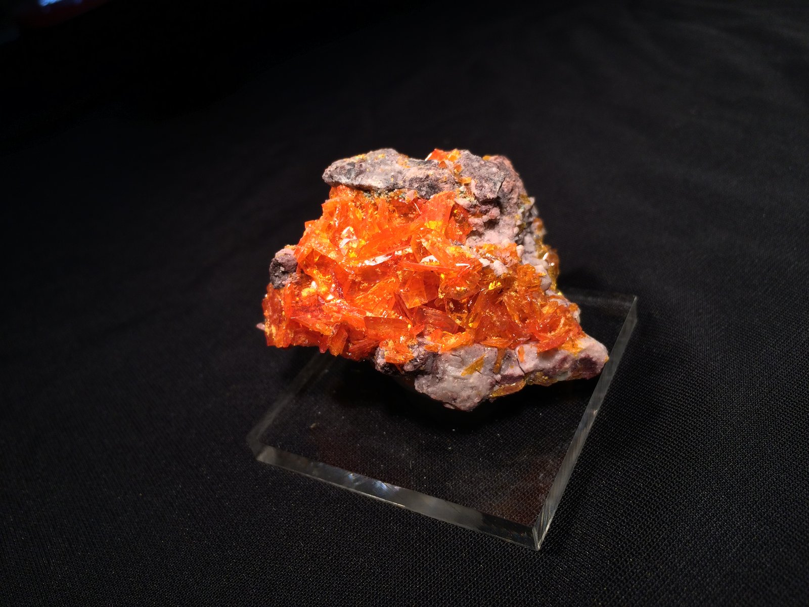 Wulfenite
55 mm x 50 mm x 40 mm
(Autor: Robert Seitz)
