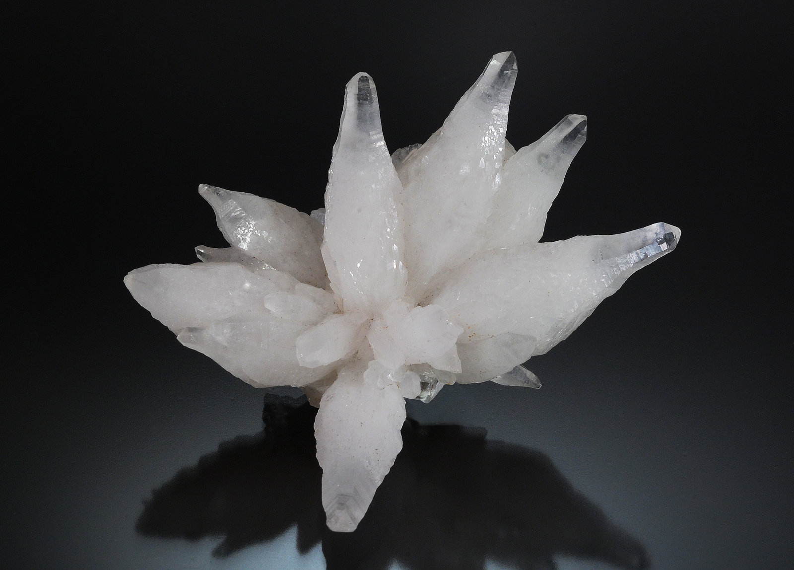Quartz
5.4 x 7.9 cm
(Autor: Michael Shaw)