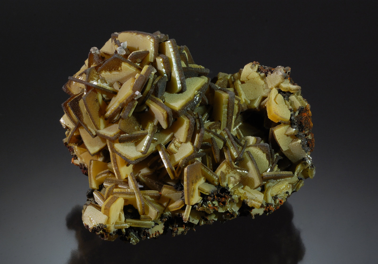 Wulfenite
5.0 cm x 6.0 cm.
(Autor: Michael Shaw)