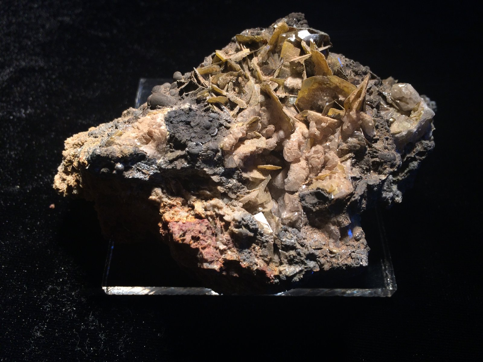 Wulfenite
100 X 65 X 45 mm
(Autor: Robert Seitz)