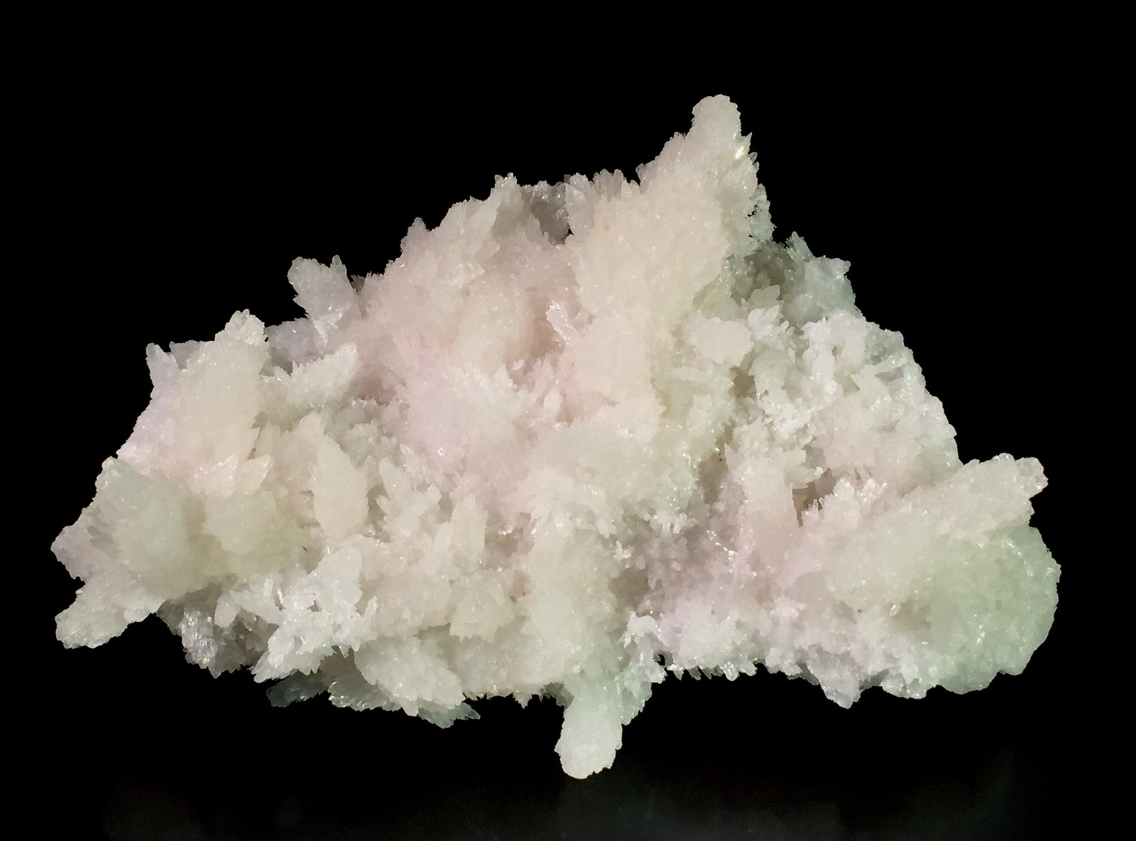 Strontianite
4.8 cm x 7.0 cm x 11.0 cm
(Autor: Michael Shaw)