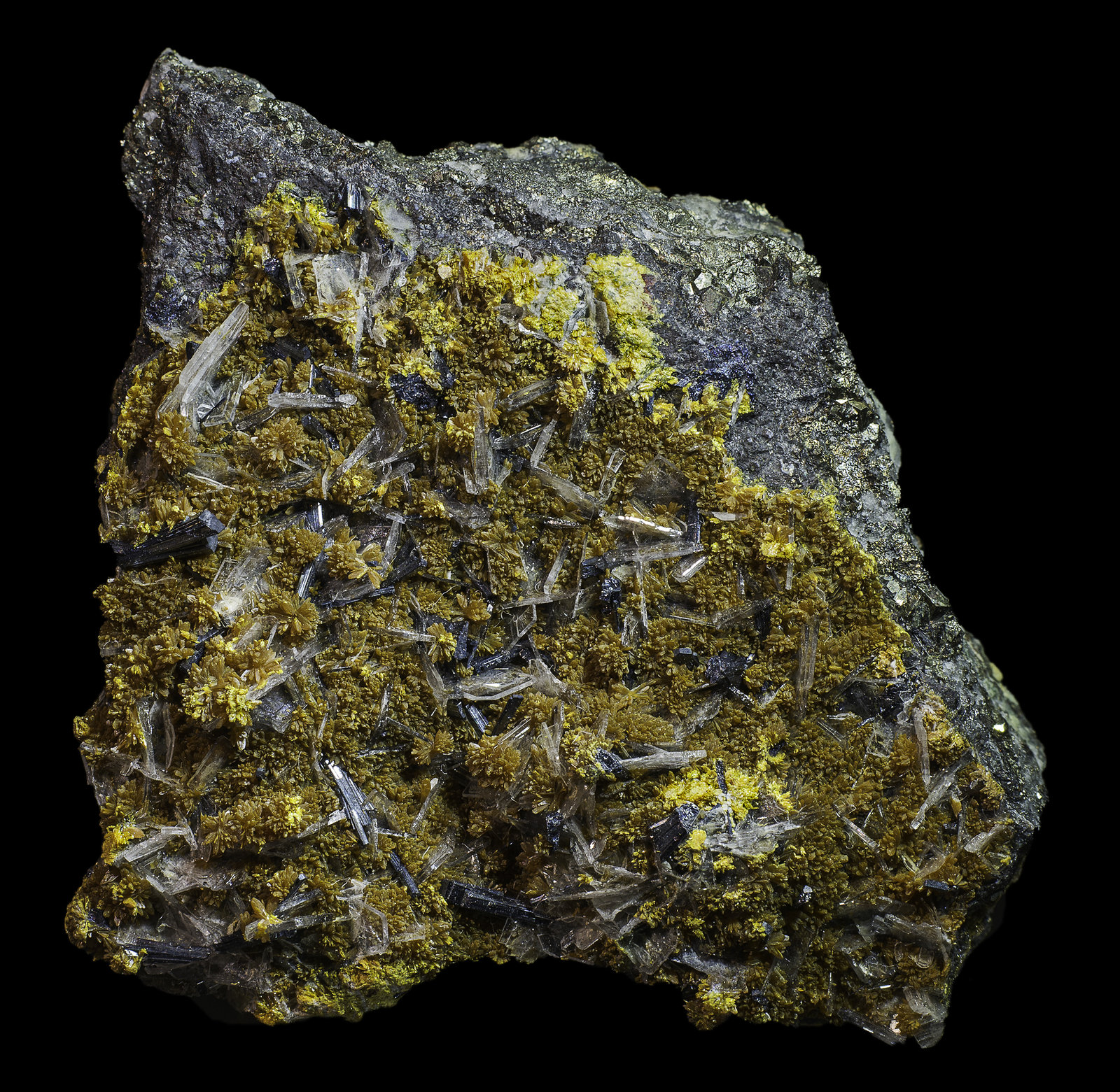 Orpiment, Baryte, Hutchinsonite
49 x 42 x 12 mm
(Autor: Rob Schnerr)