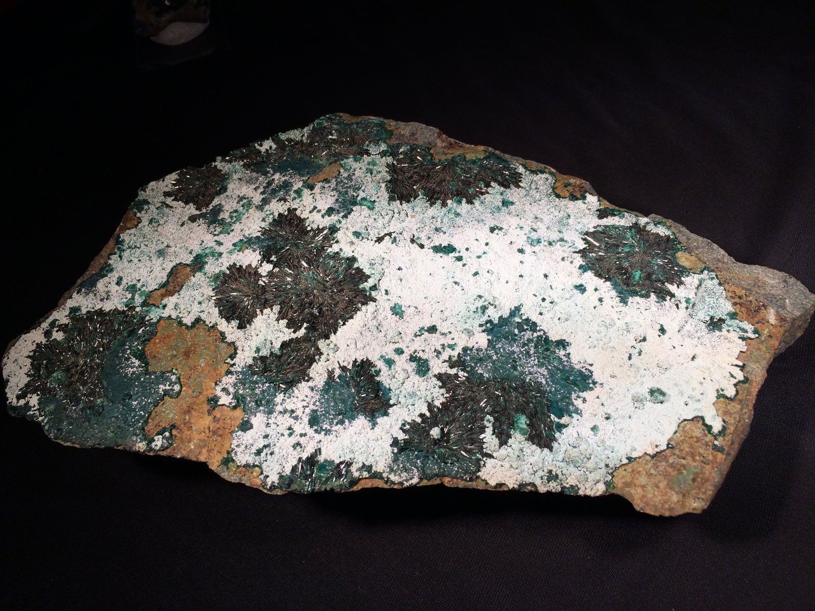 Atacamite, Halloysite
270 mm x 140 mm x 55 mm
(Autor: Robert Seitz)
