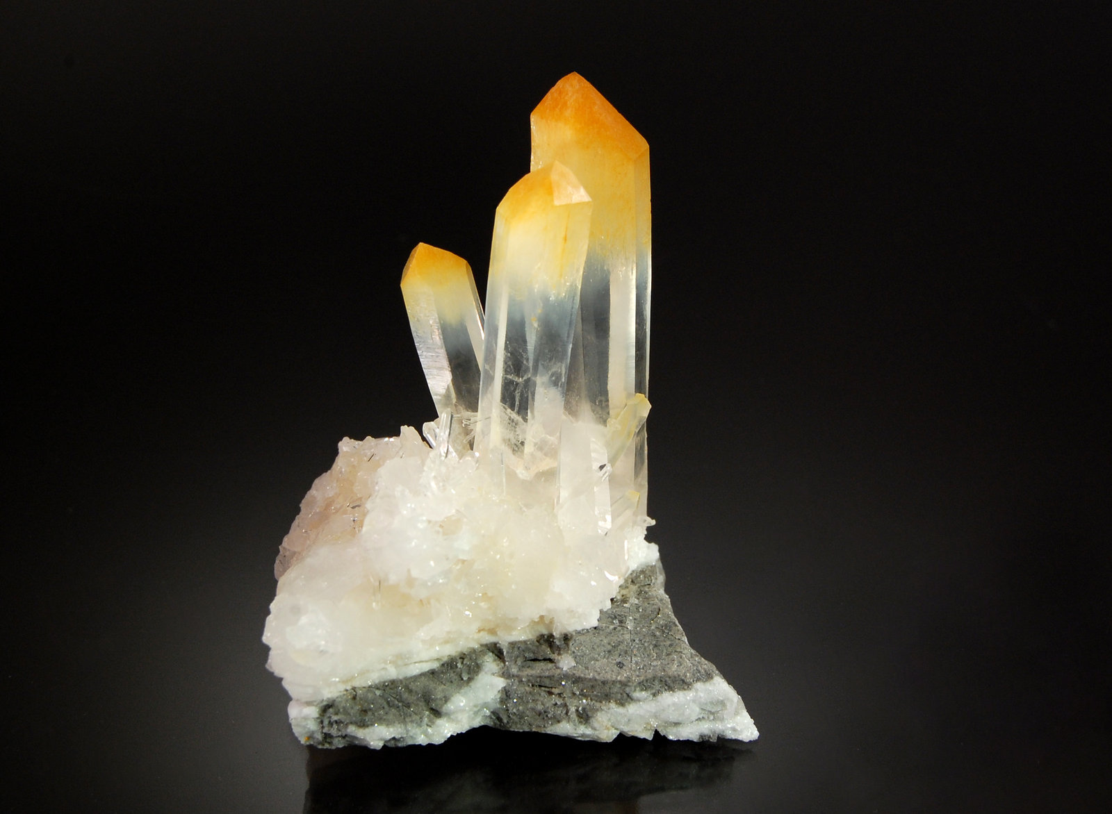 Quartz
3.5 x 4.4 x 6.0 cm
(Autor: Michael Shaw)
