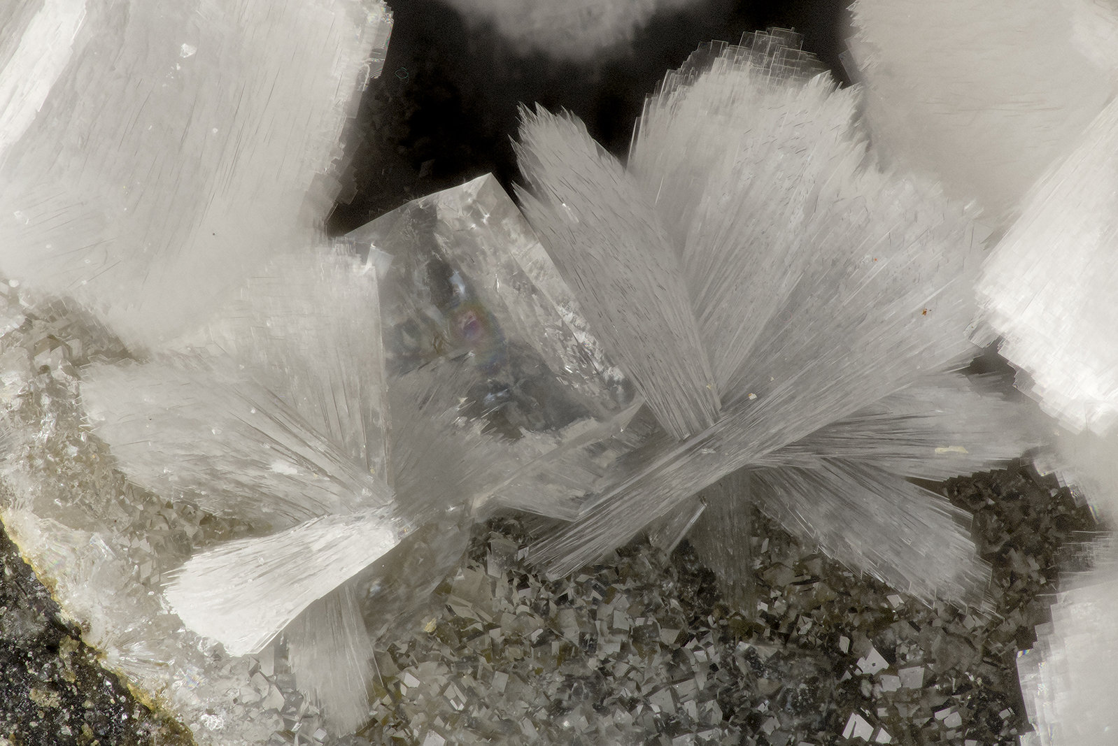 Thomsonite
FOV = 3.5 mm
(Autor: Doug)