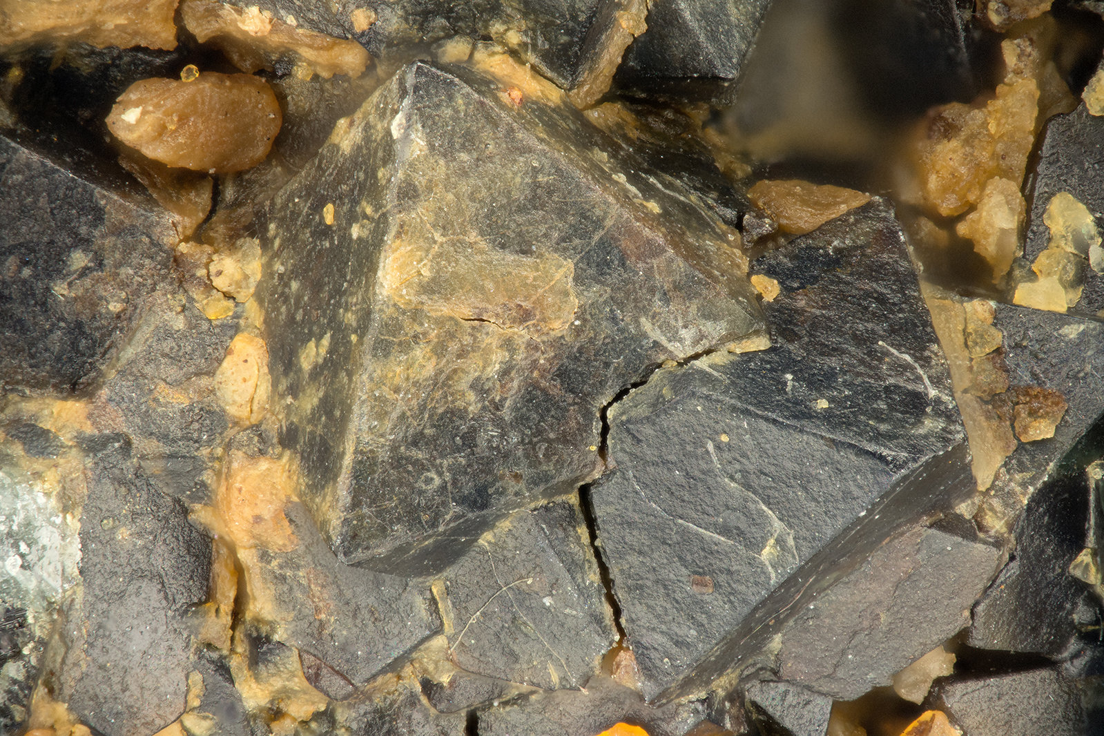 Spinel
FOV 1.9 mm
(Autor: Doug)