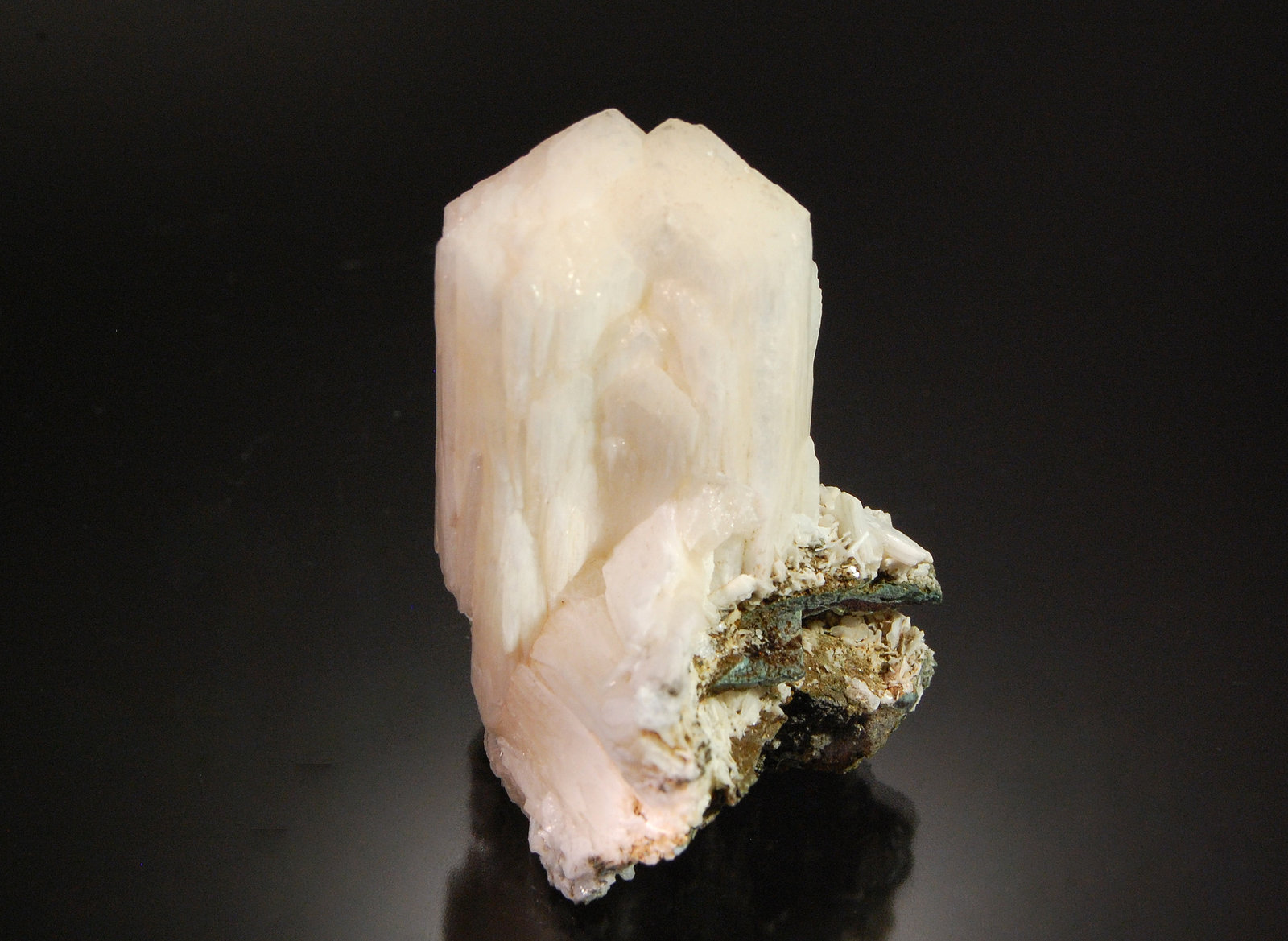 Stilbite
5.0 x 4.0 cm
(Autor: Michael Shaw)