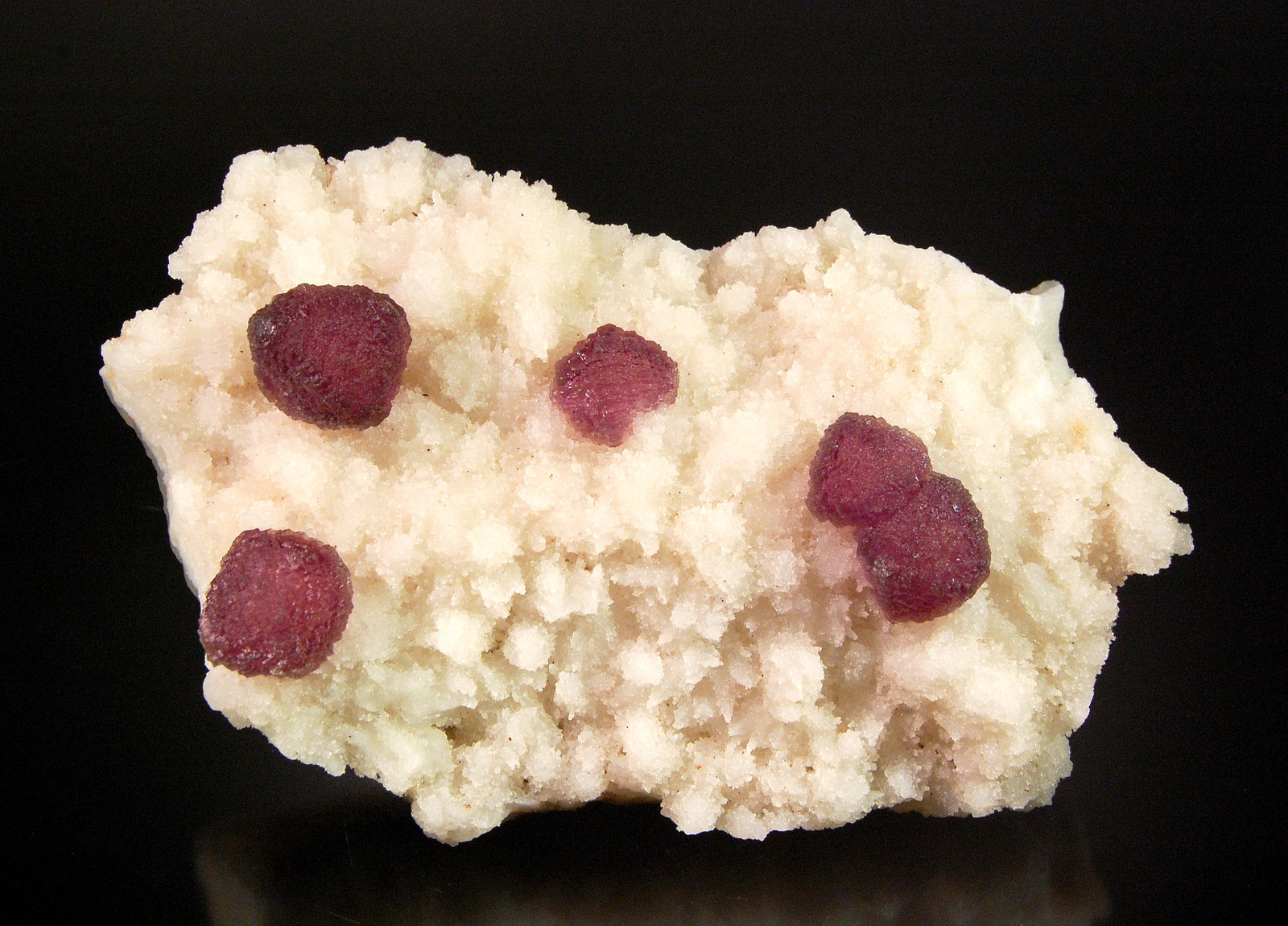 Fluorite
11.7 x 7.5 x 3.4 cm
(Autor: Michael Shaw)