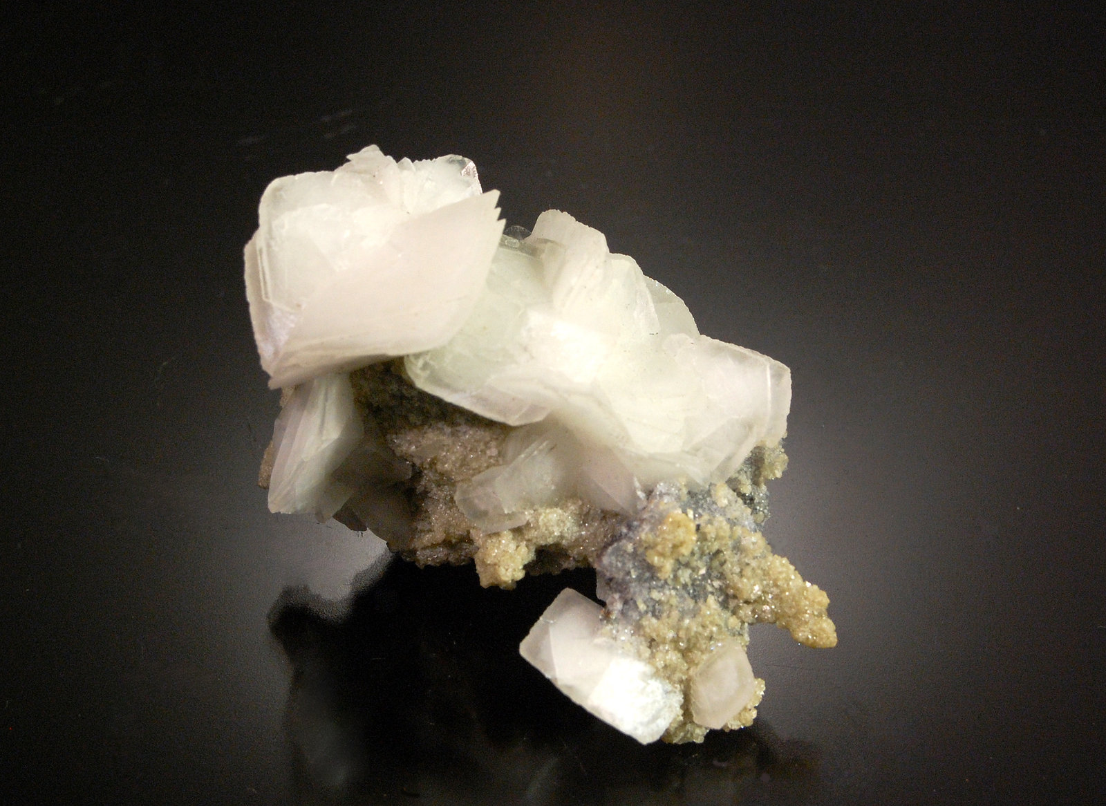 Calcite
5.5 x 3.5 x 3.5 cm
(Autor: Michael Shaw)