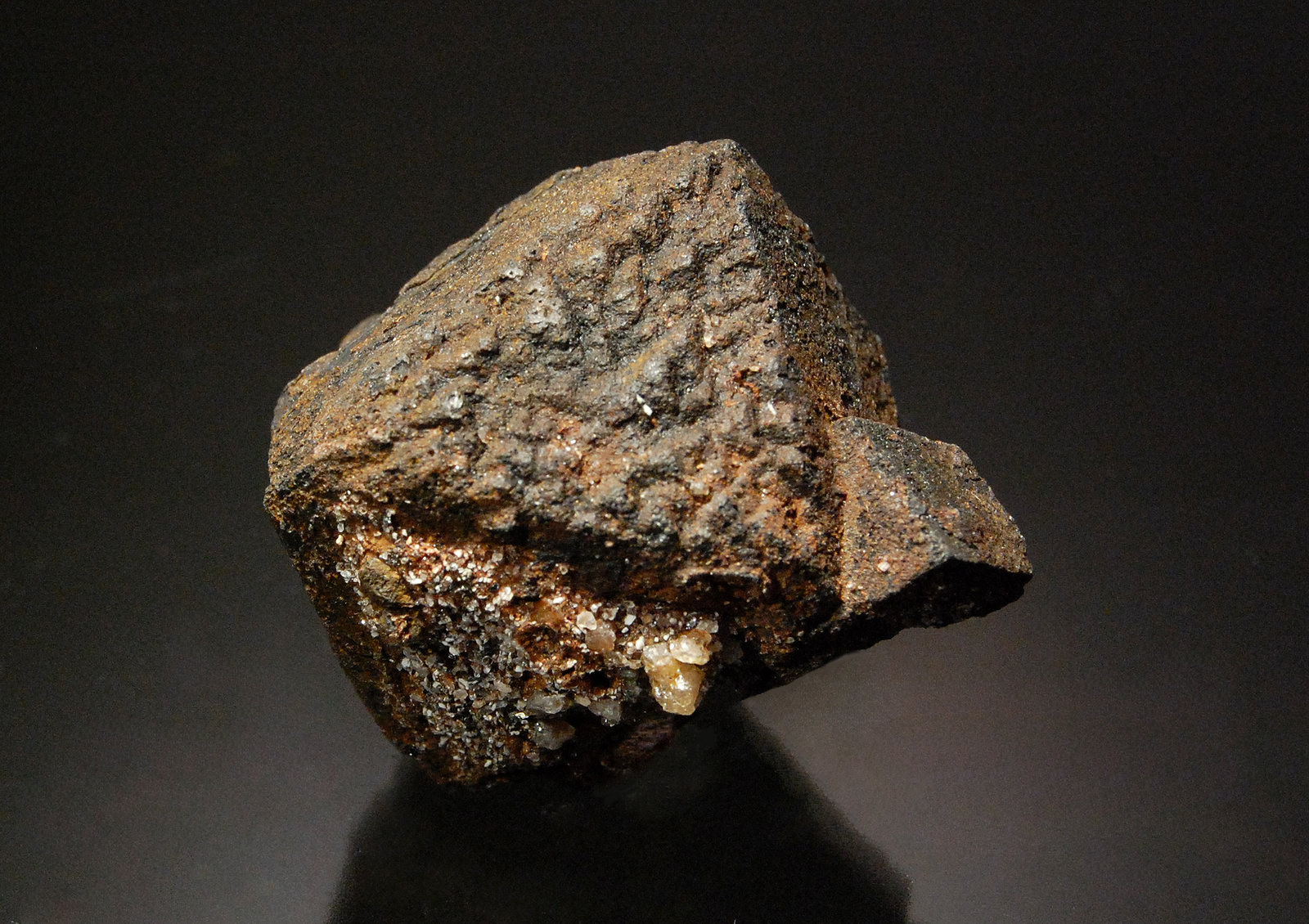 Goethite after Magnetite
3,5 x 3.3 cm
(Autor: Michael Shaw)