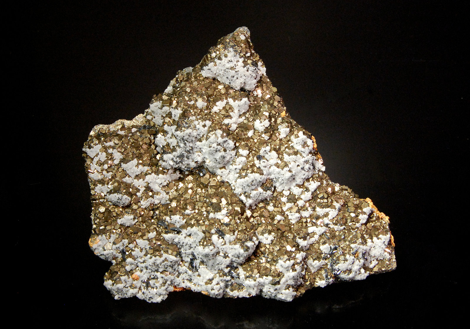 Hutchinsonite, Pyrite, Quartz
9.5 x 8.8 x 2.6 cm
(Autor: Michael Shaw)