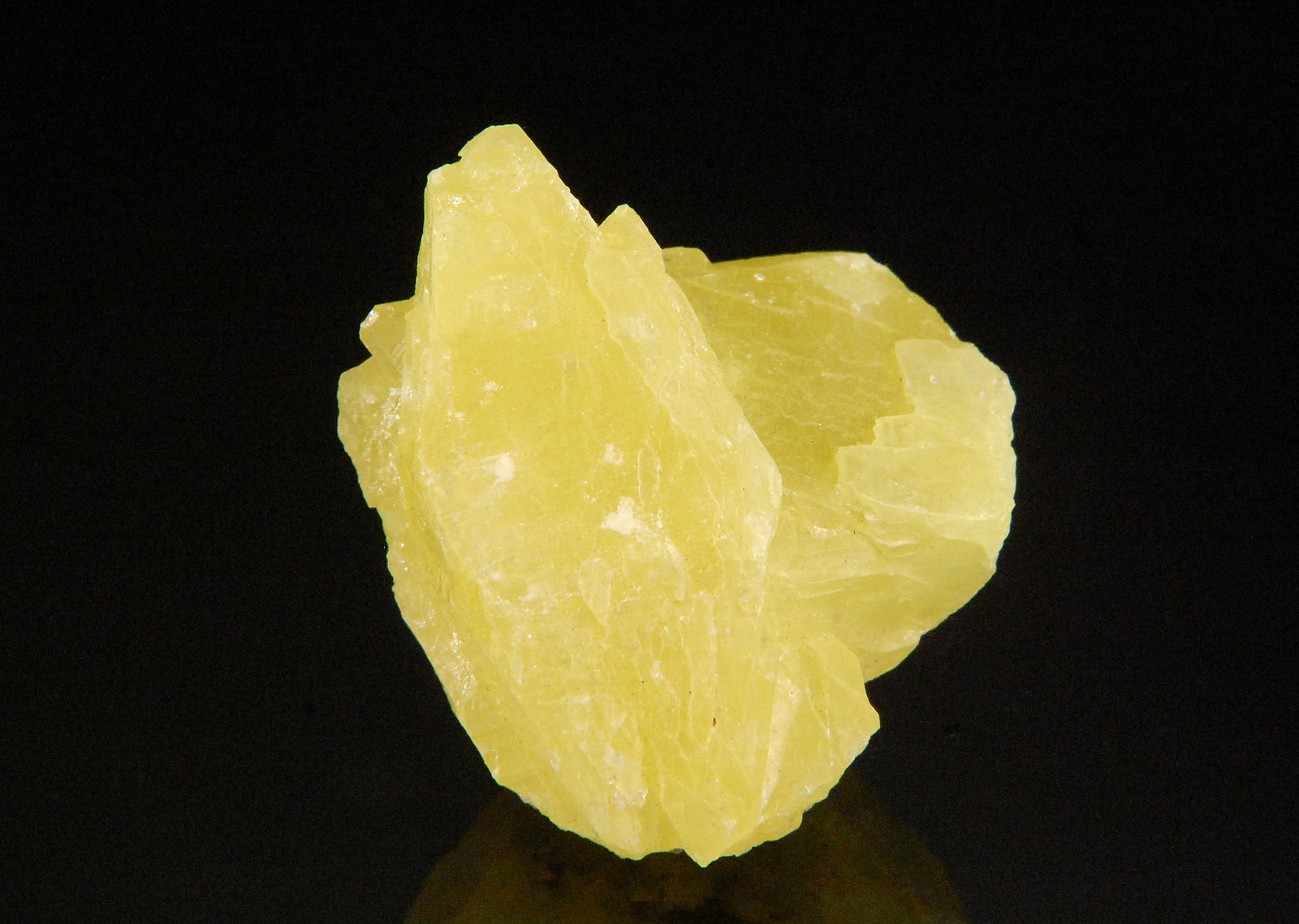 Sulfur
4.6 x 4.3 x 3.2 cm
(Autor: Michael Shaw)
