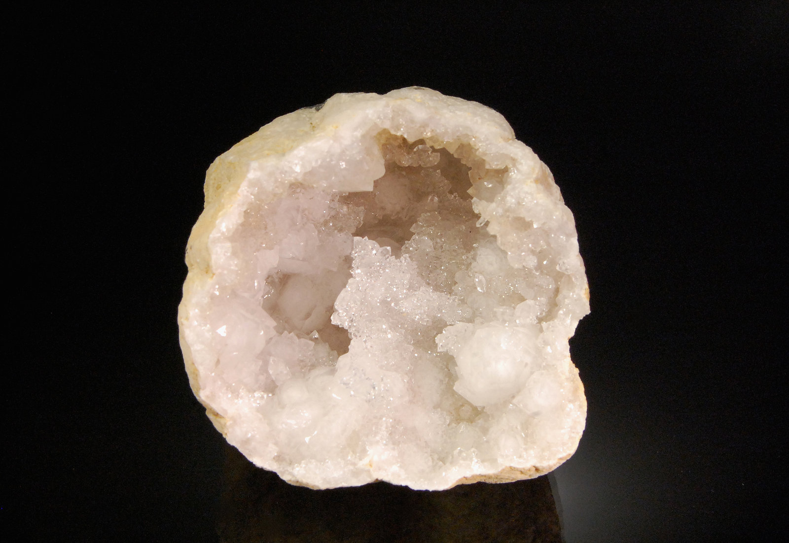 Quartz
8.3 x 8.0 x 6.4 cm
(Autor: Michael Shaw)