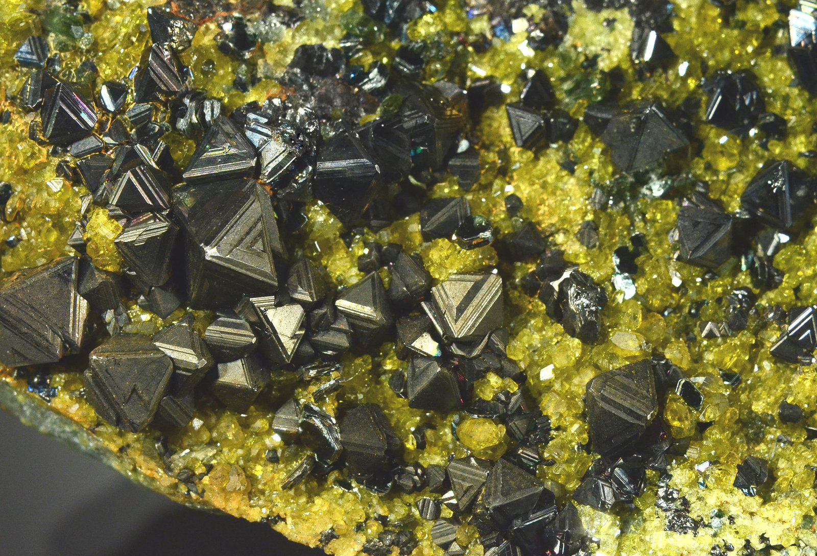 Magnetite
8.5 x 5.5 x 3.0 cm
(Autor: Michael Shaw)