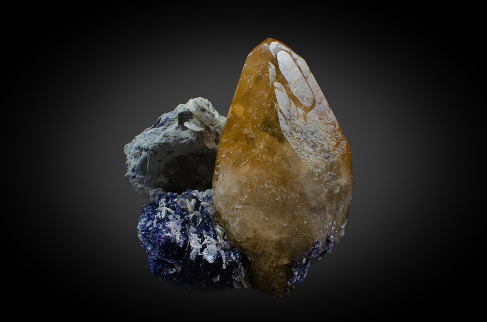 Calcite with Fluorite and Baryte
12cm x 13.5cm x 8cm
(Autor: k-m.minerals)