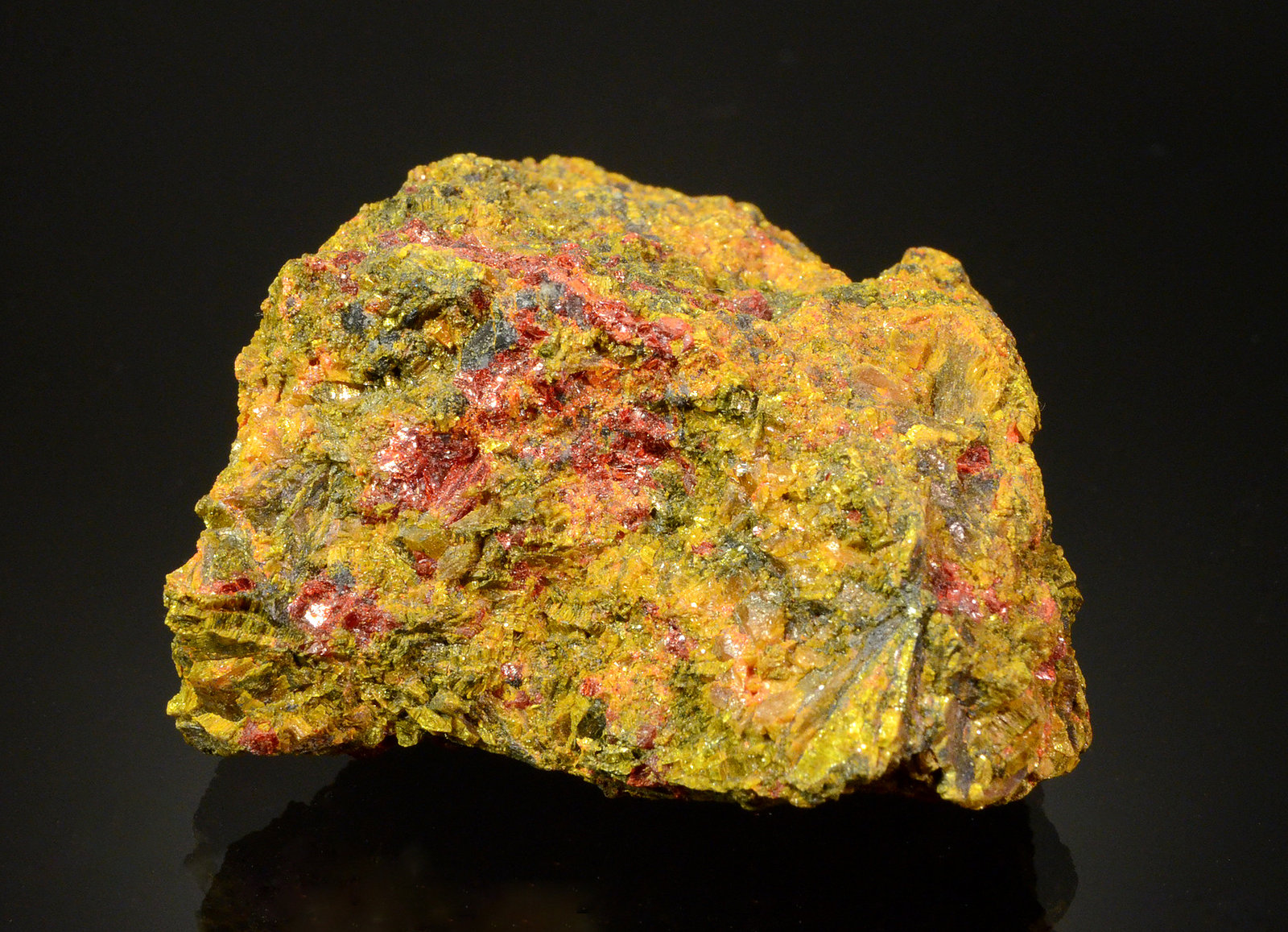 Getchellite
4.2 x 4.0 x 2.3 cm
(Autor: Michael Shaw)