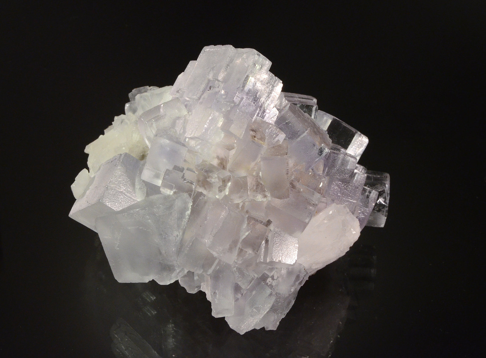 Fluorite
9.0 x 7.0 x 6.0 cm
(Autor: Michael Shaw)