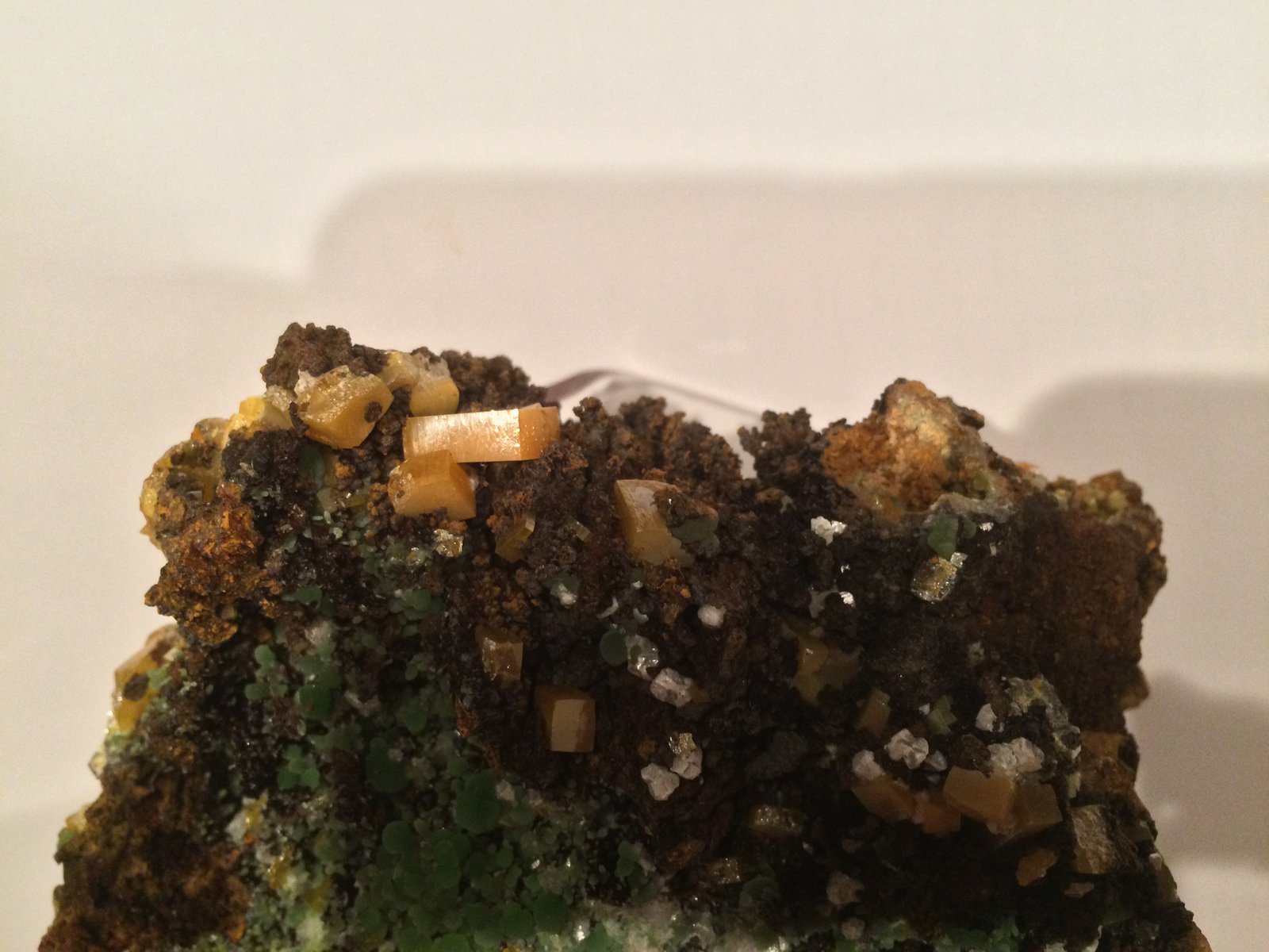 Mimetite, Wulfenite
130 mm x 100 mm x 75 mm
(Autor: Robert Seitz)