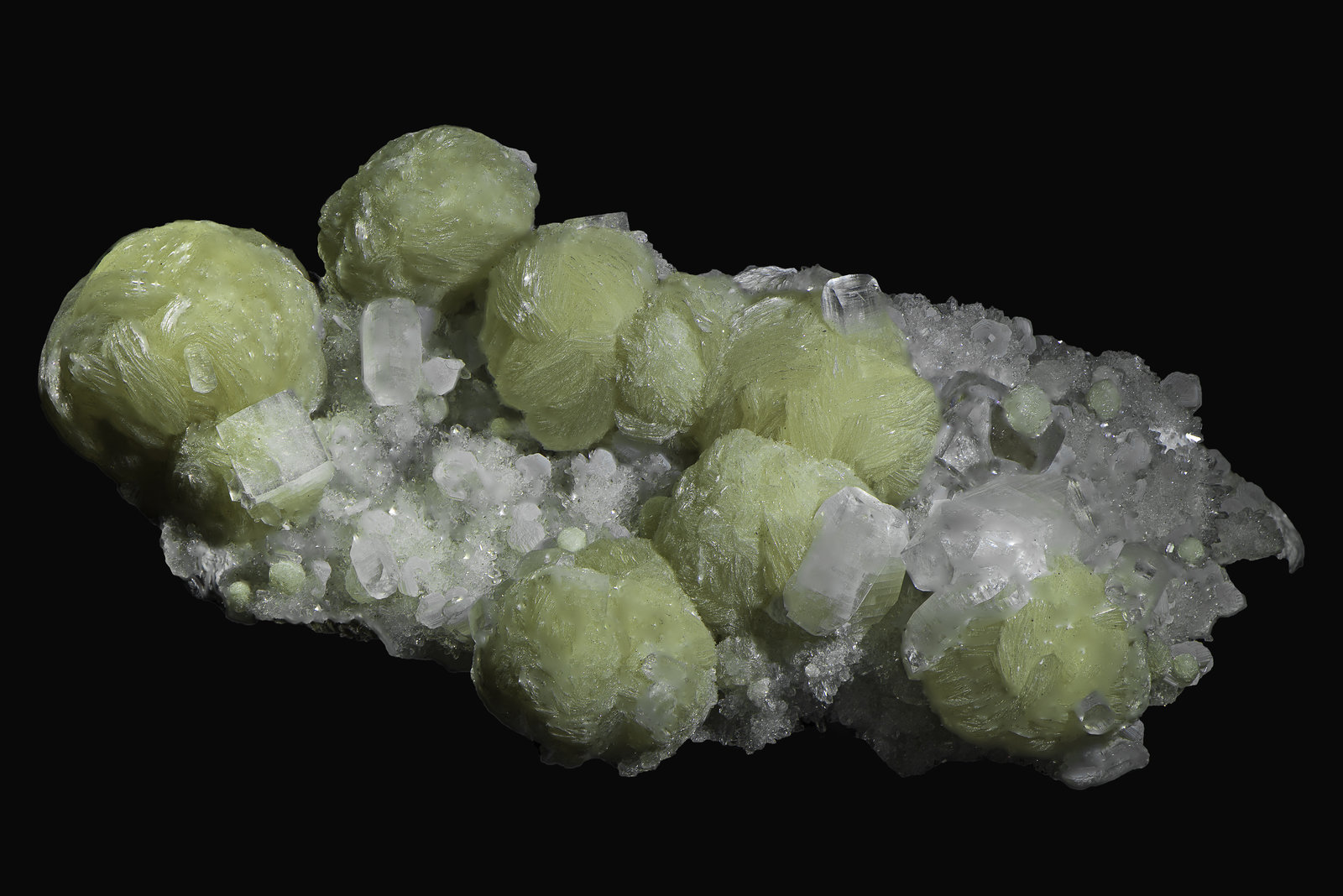 Gyrolite
80 x 60 x 30 mm
(Autor: Rob Schnerr)
