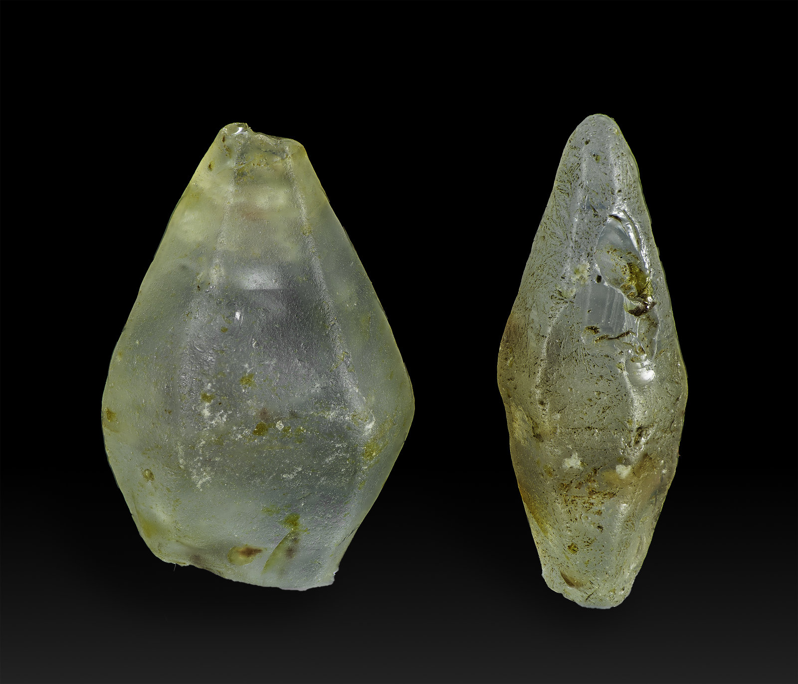 Corundum
26 mm largest x-tal.
(Autor: Rob Schnerr)