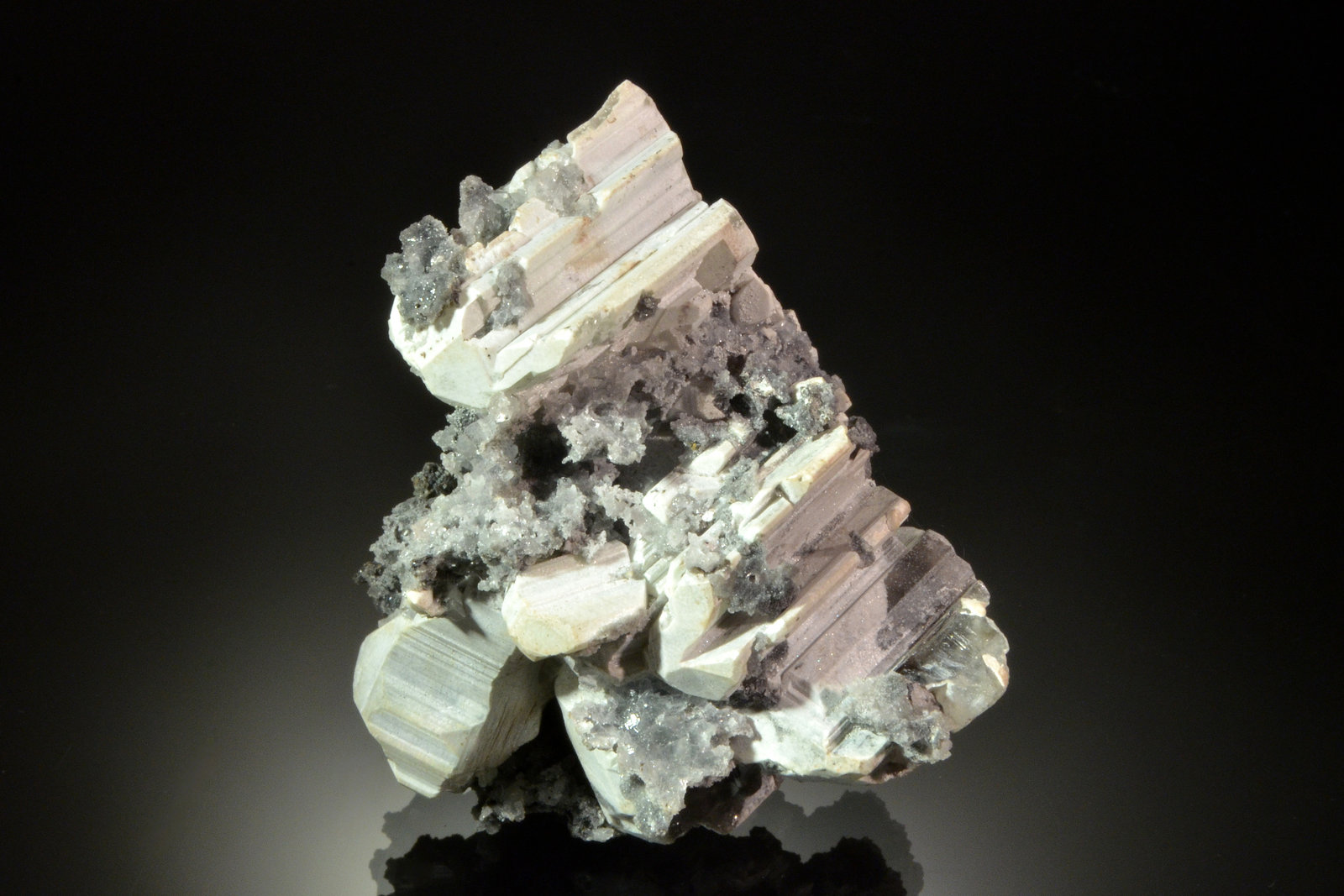 Hydrocerussite on Cerussite
6.0 x 5.3 x 4.7 cm
(Autor: Michael Shaw)